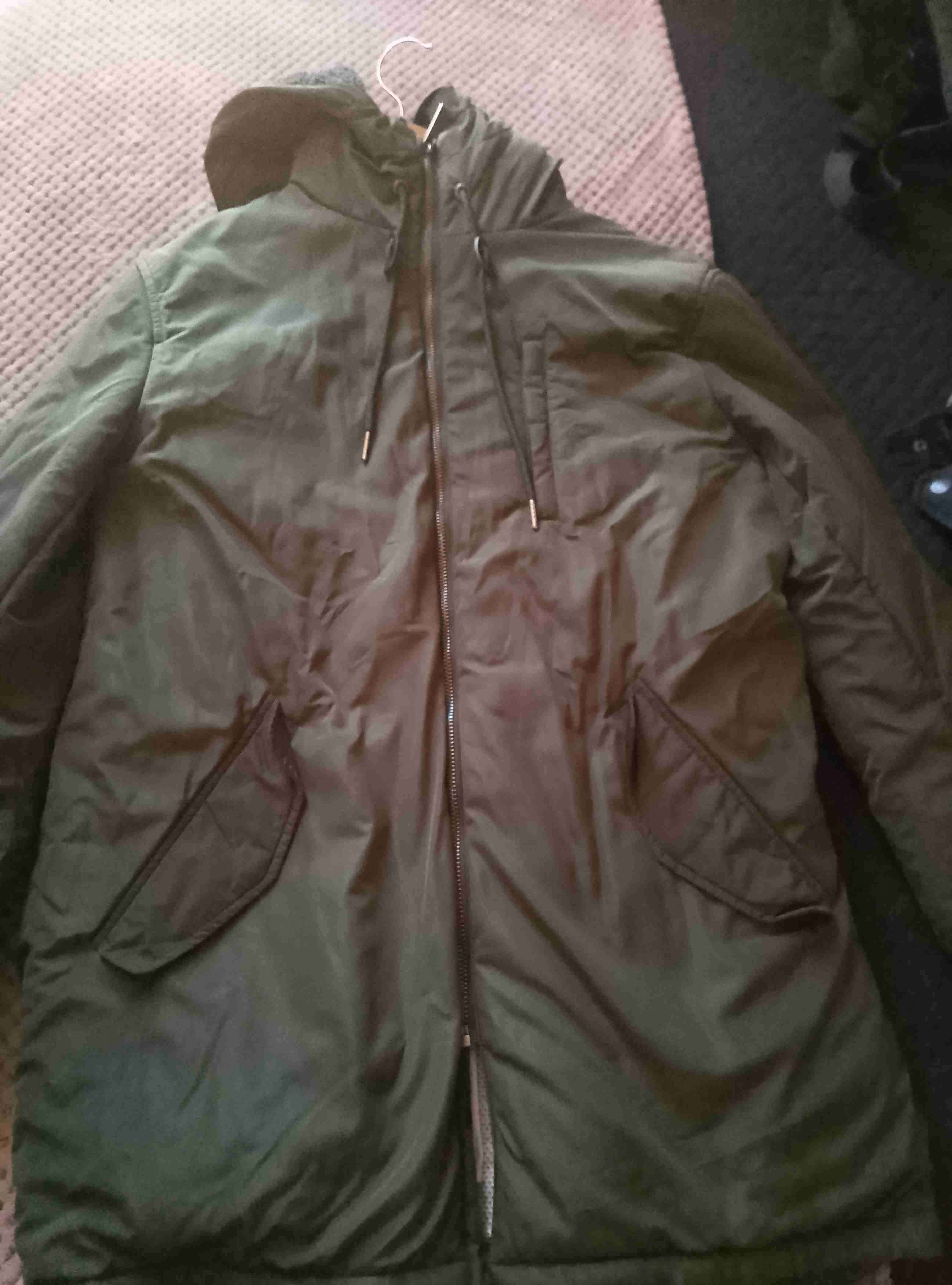 Parka verde con capucha