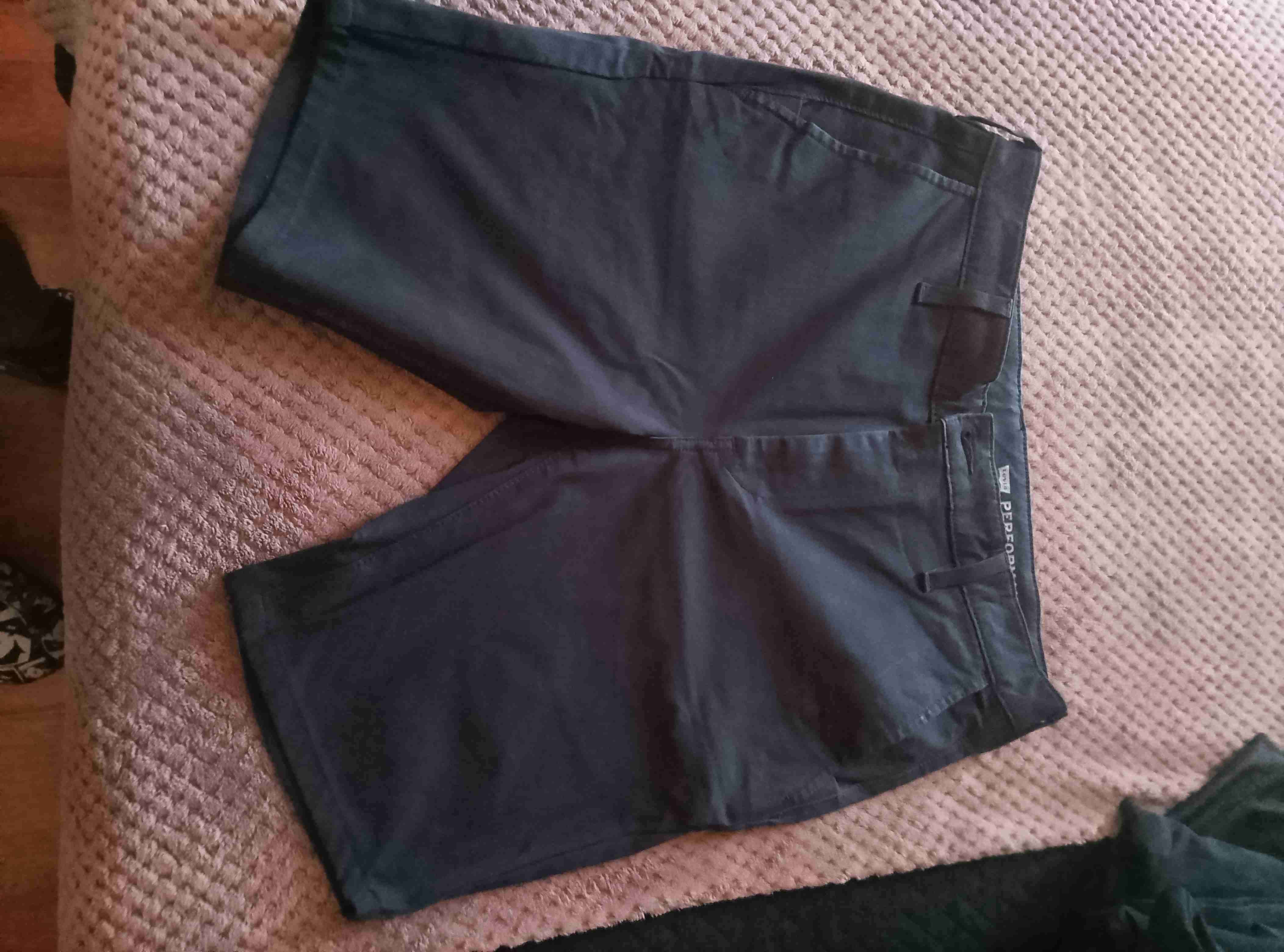 Bermuda azul oscura de hombre