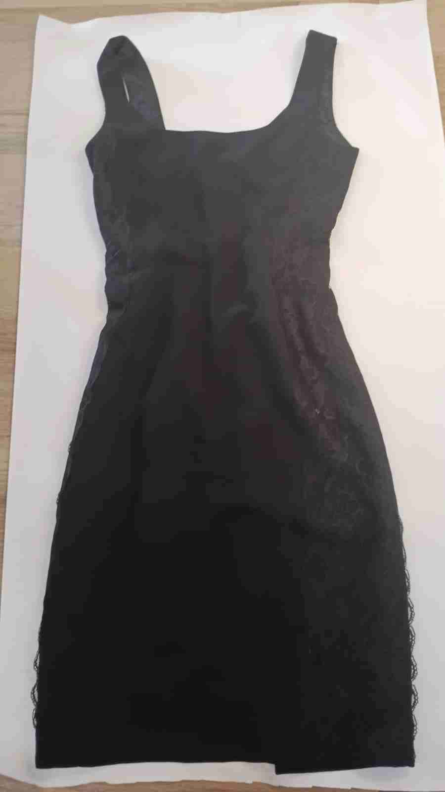 Vestido negro elegante - miniatura 2