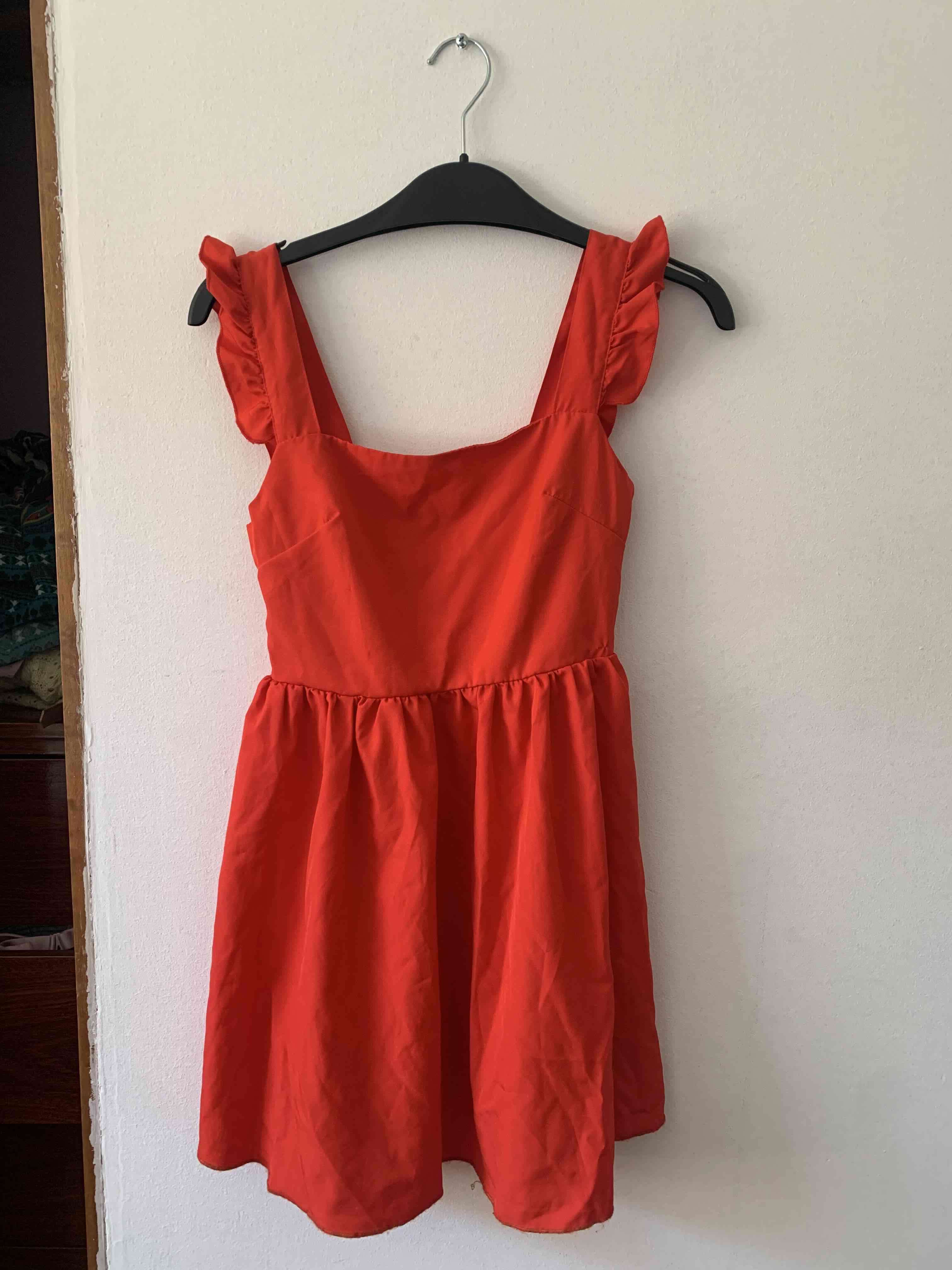 Vestido rojo con volantes