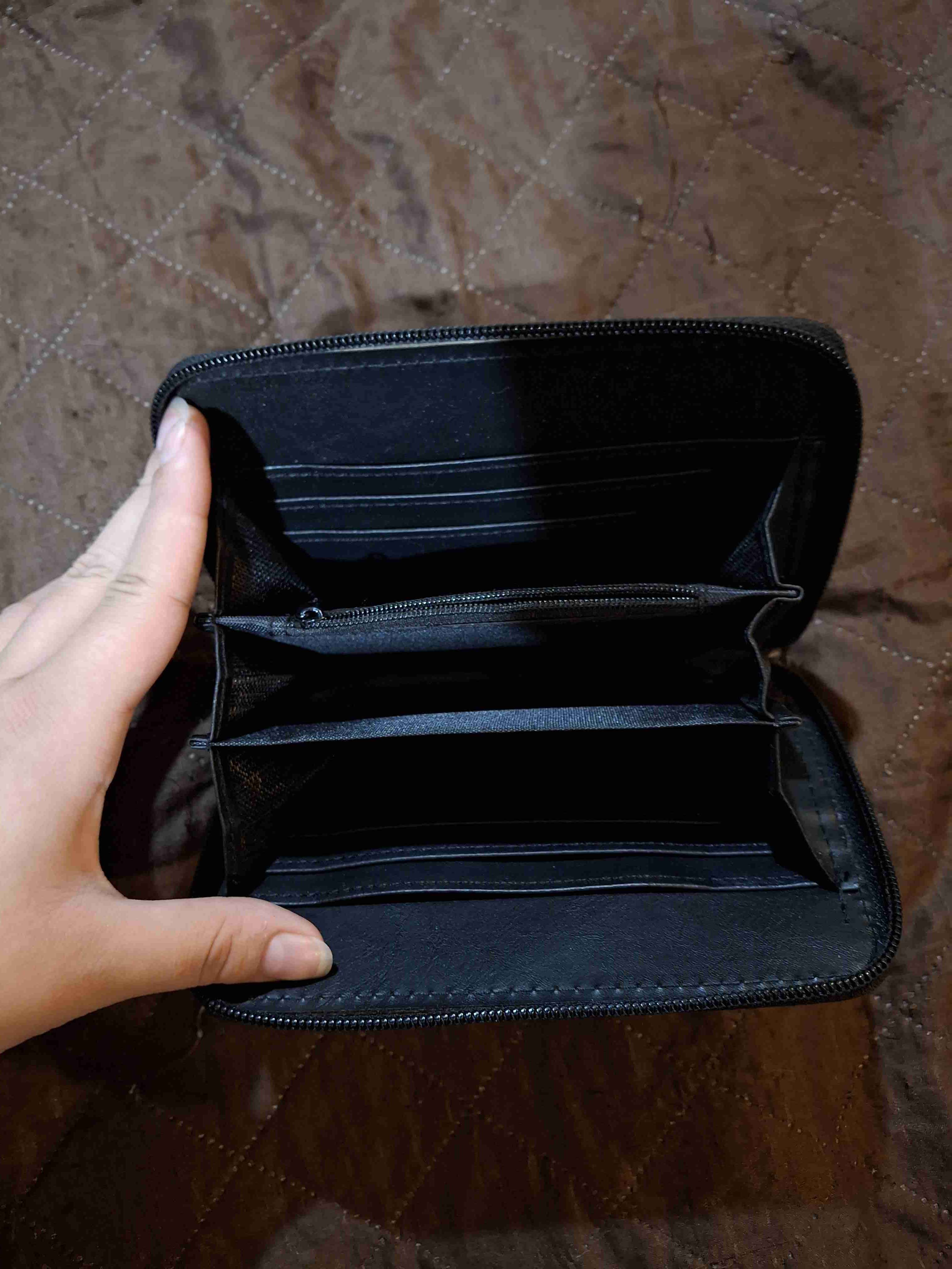 Cartera negra con diseño de gato - miniatura 3