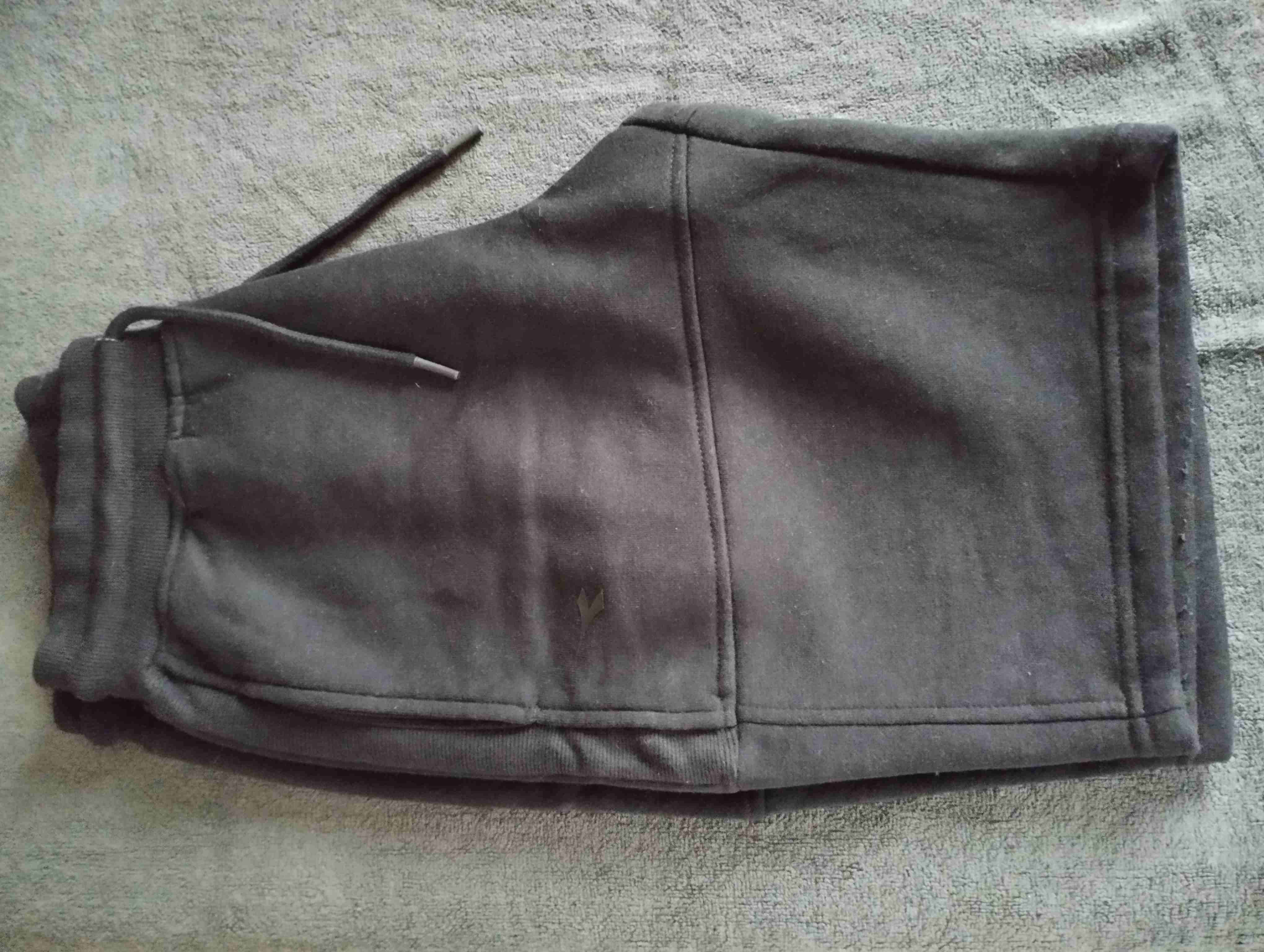 Shorts deportivos negros - miniatura 3