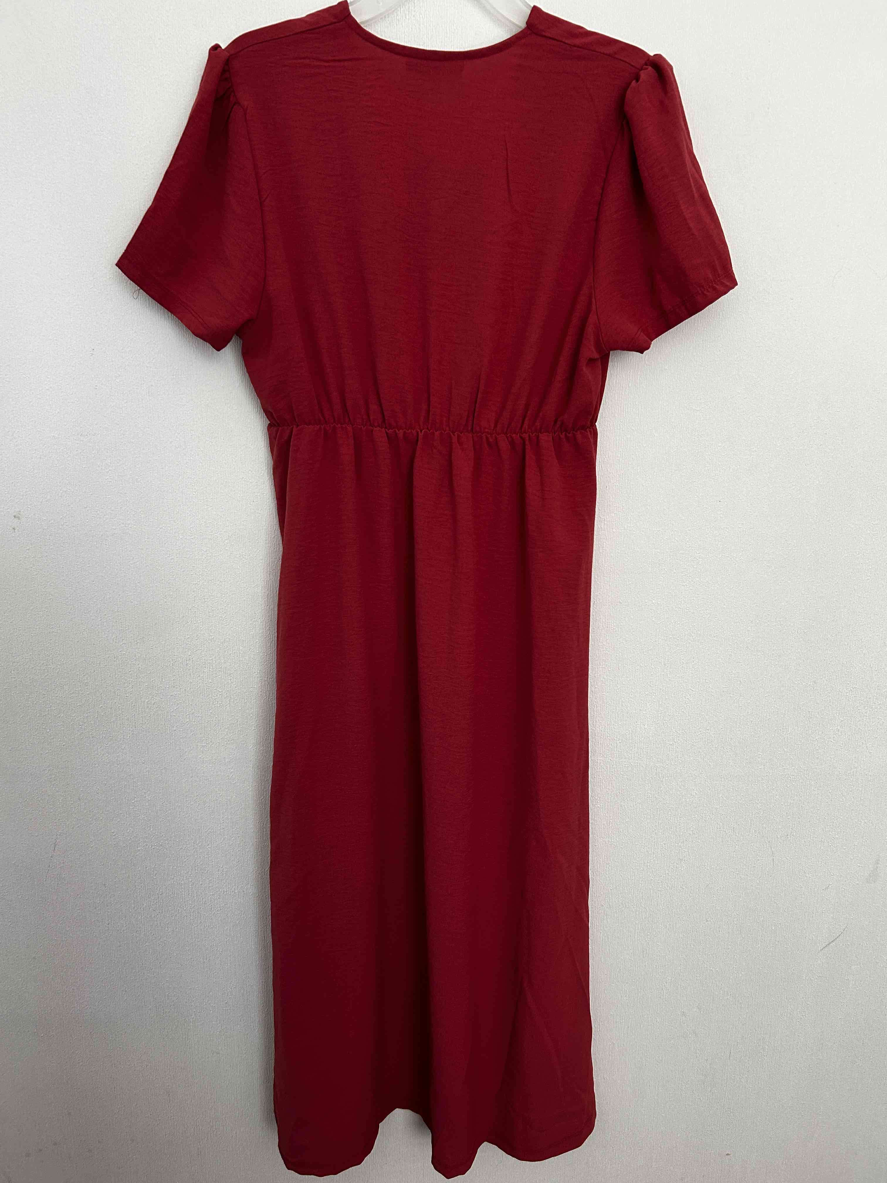 Vestido largo burdeo con etiqueta - miniatura 2