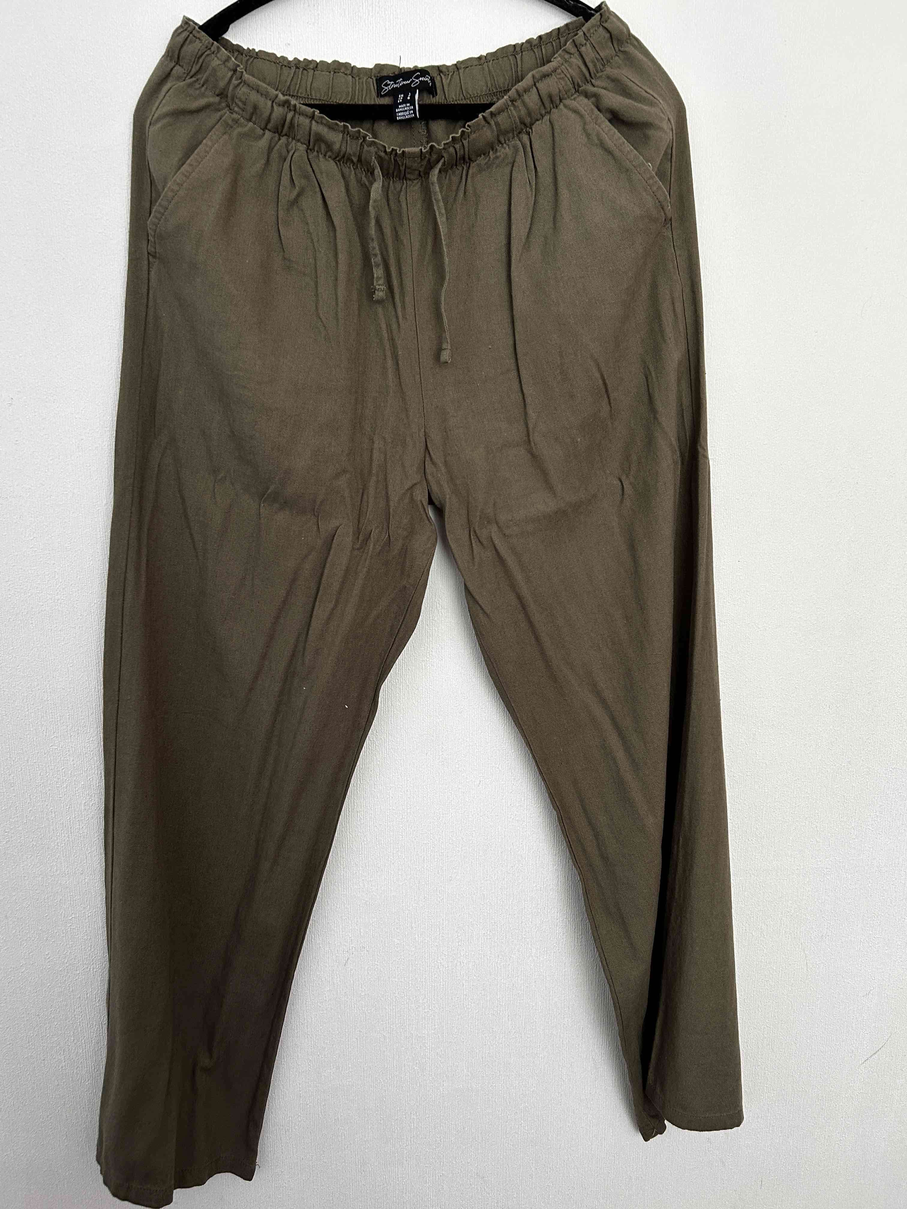 Pantalones casuales verde olivo