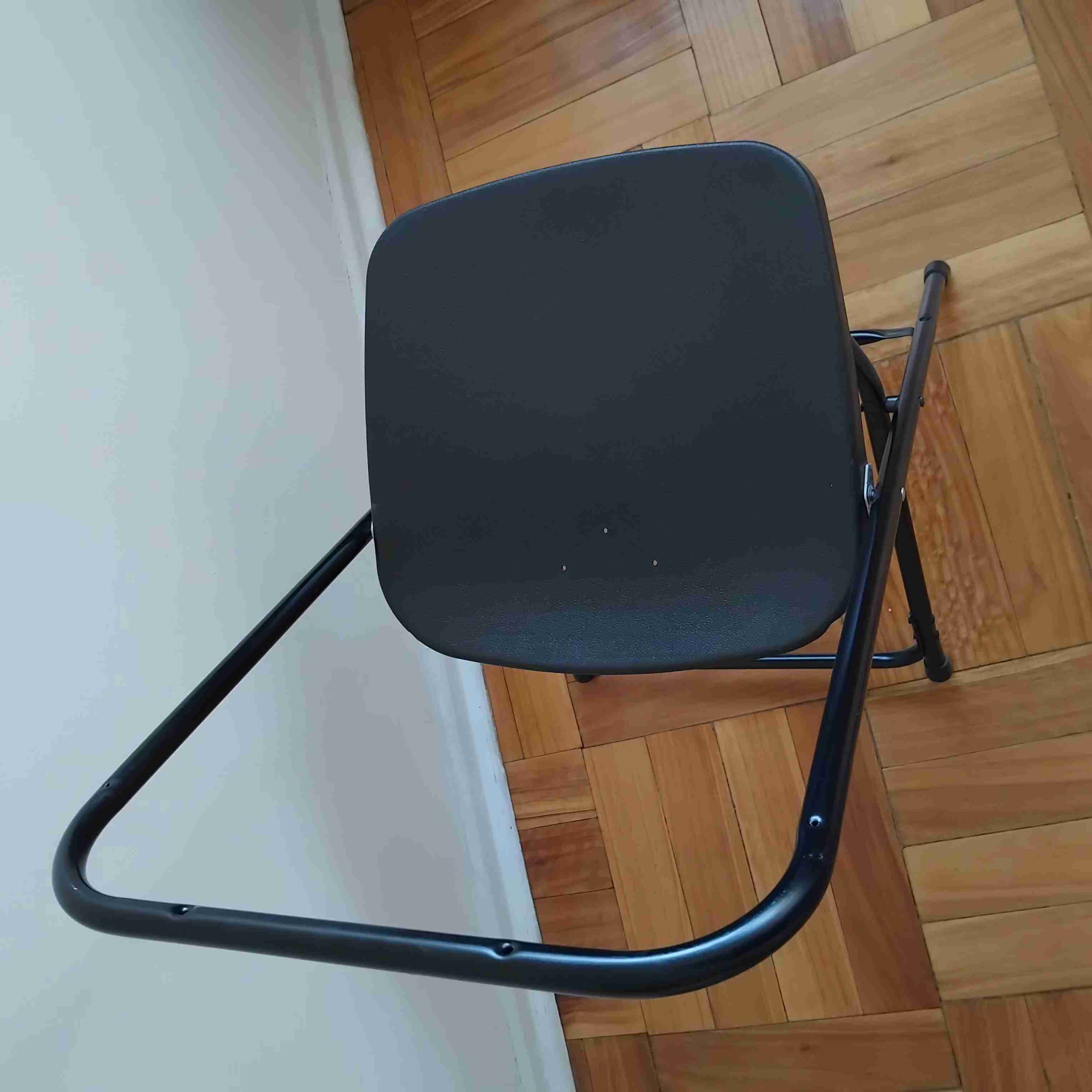 Silla plegable negra - miniatura 3