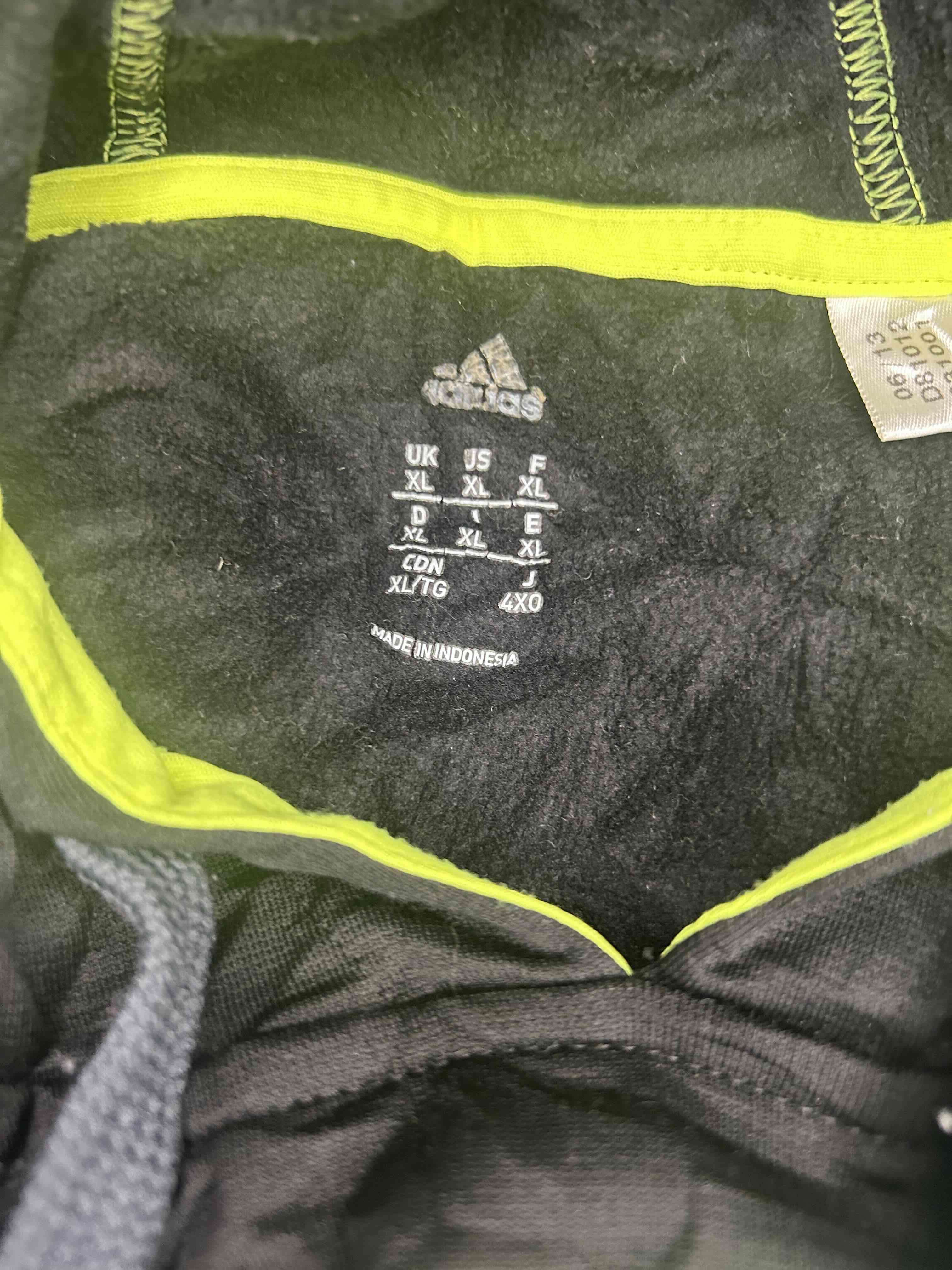 Polerón negro Adidas con capucha - miniatura 3