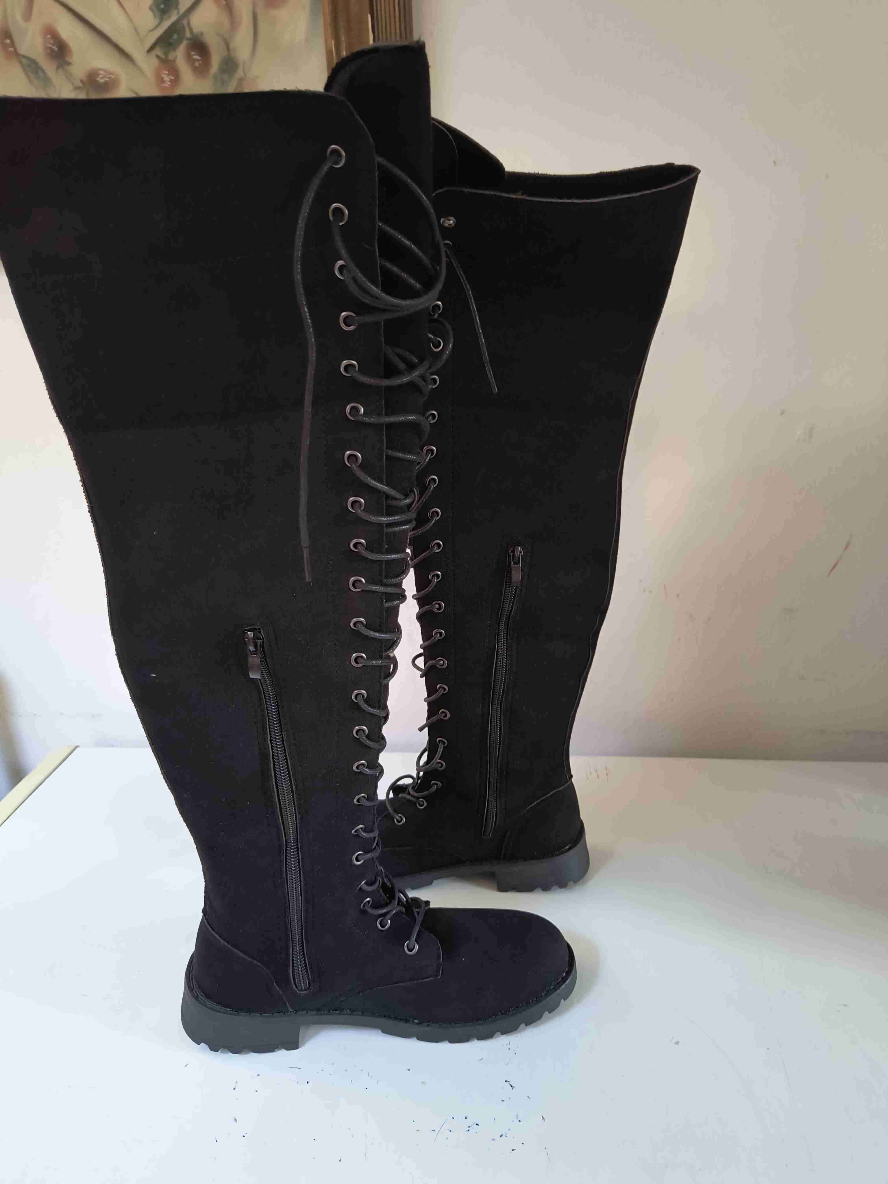 Botas negras hasta la rodilla - miniatura 4