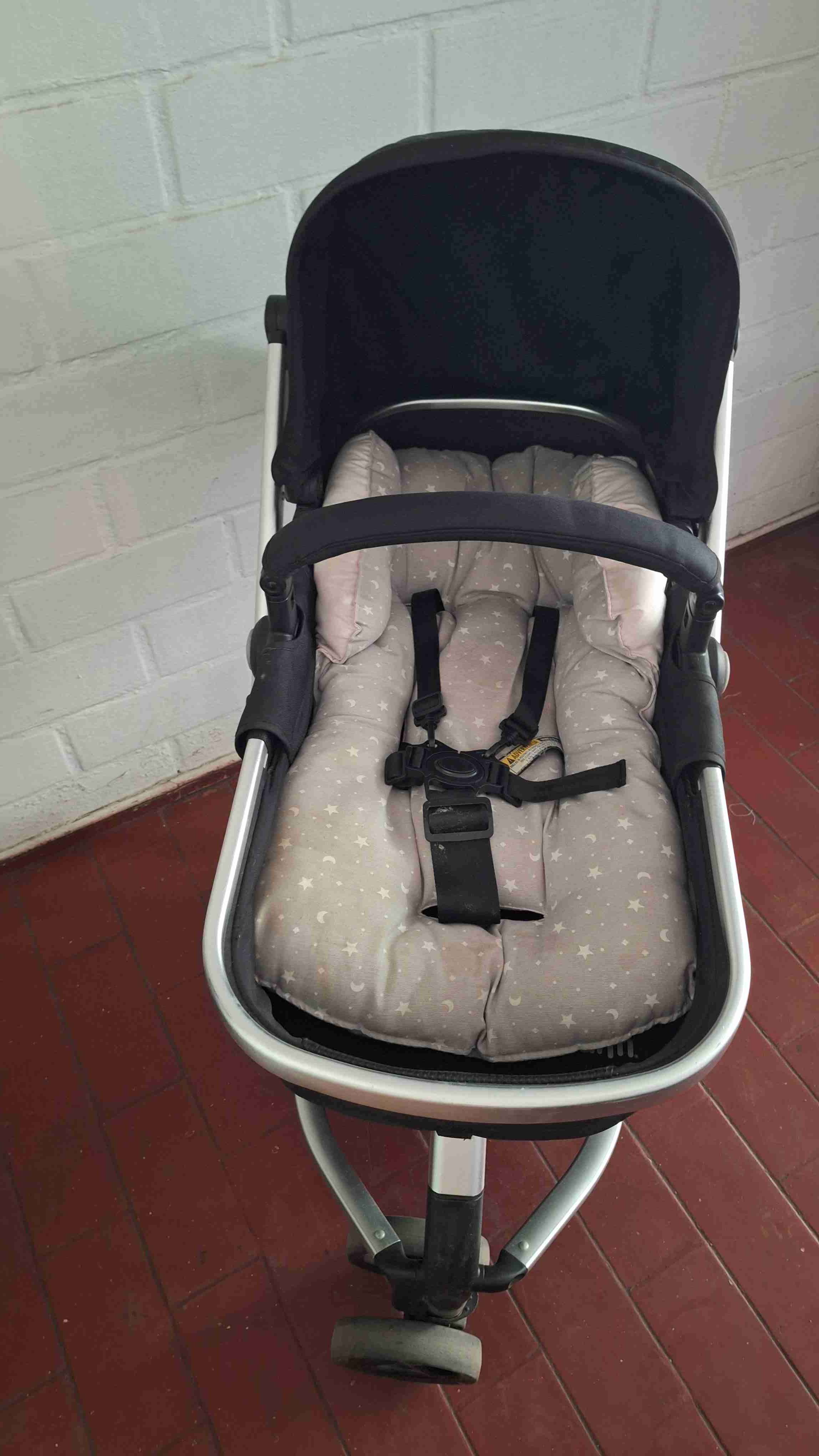 Coche bebé Infanti negro y Silla para auto - 2