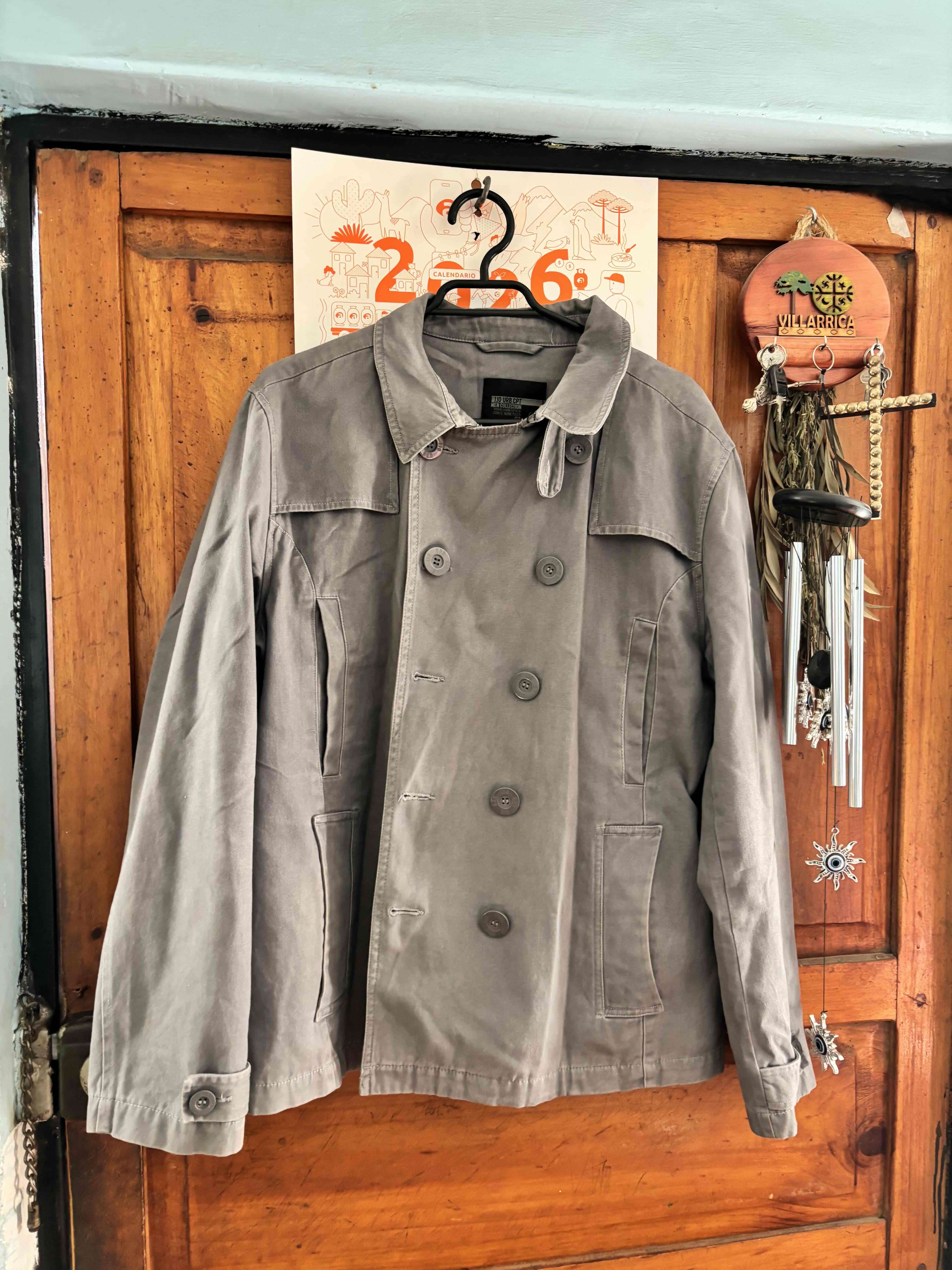 Chaqueta gris abotonada hombre - miniatura 2