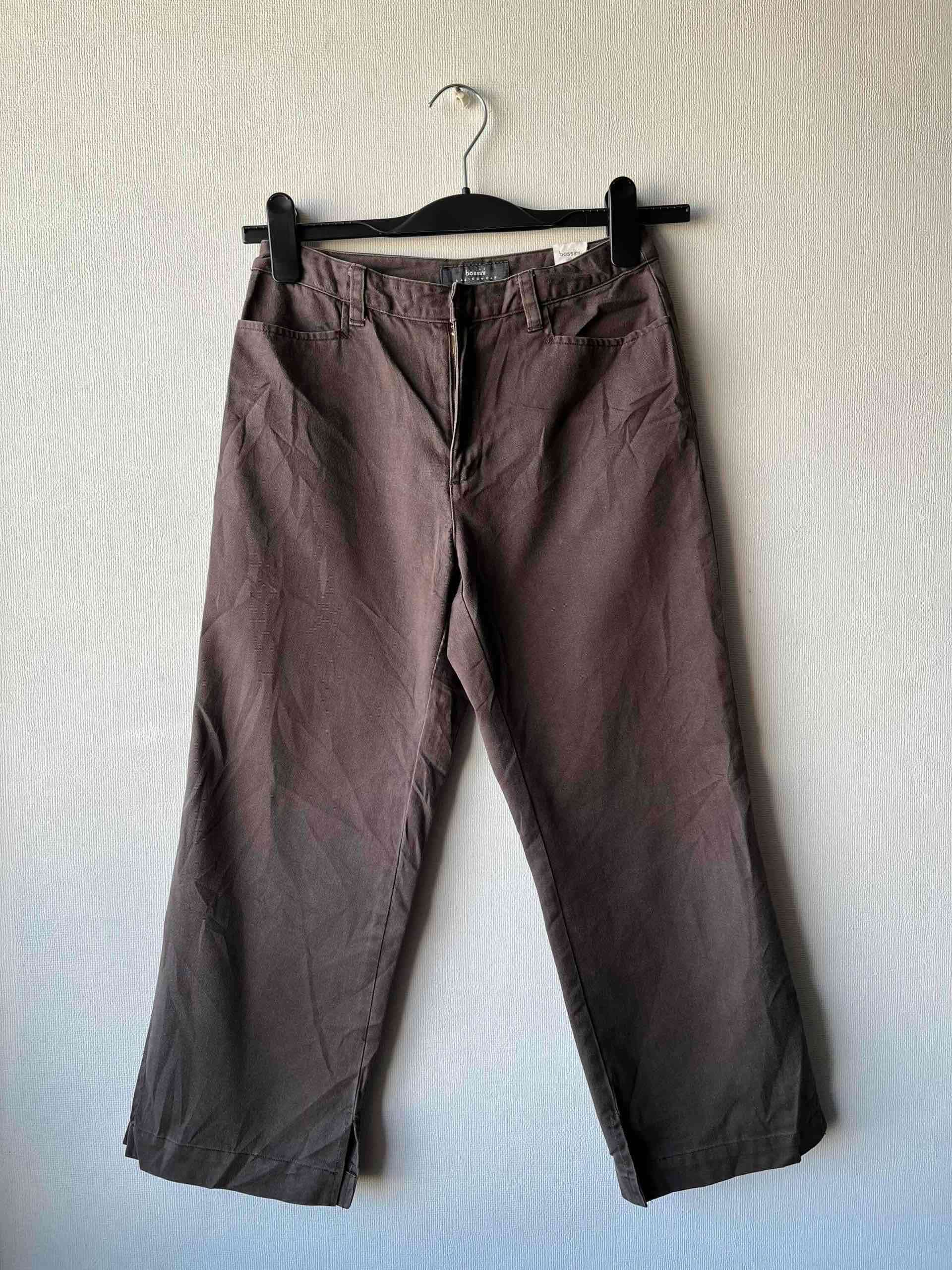 Pantalones marrones clásicos