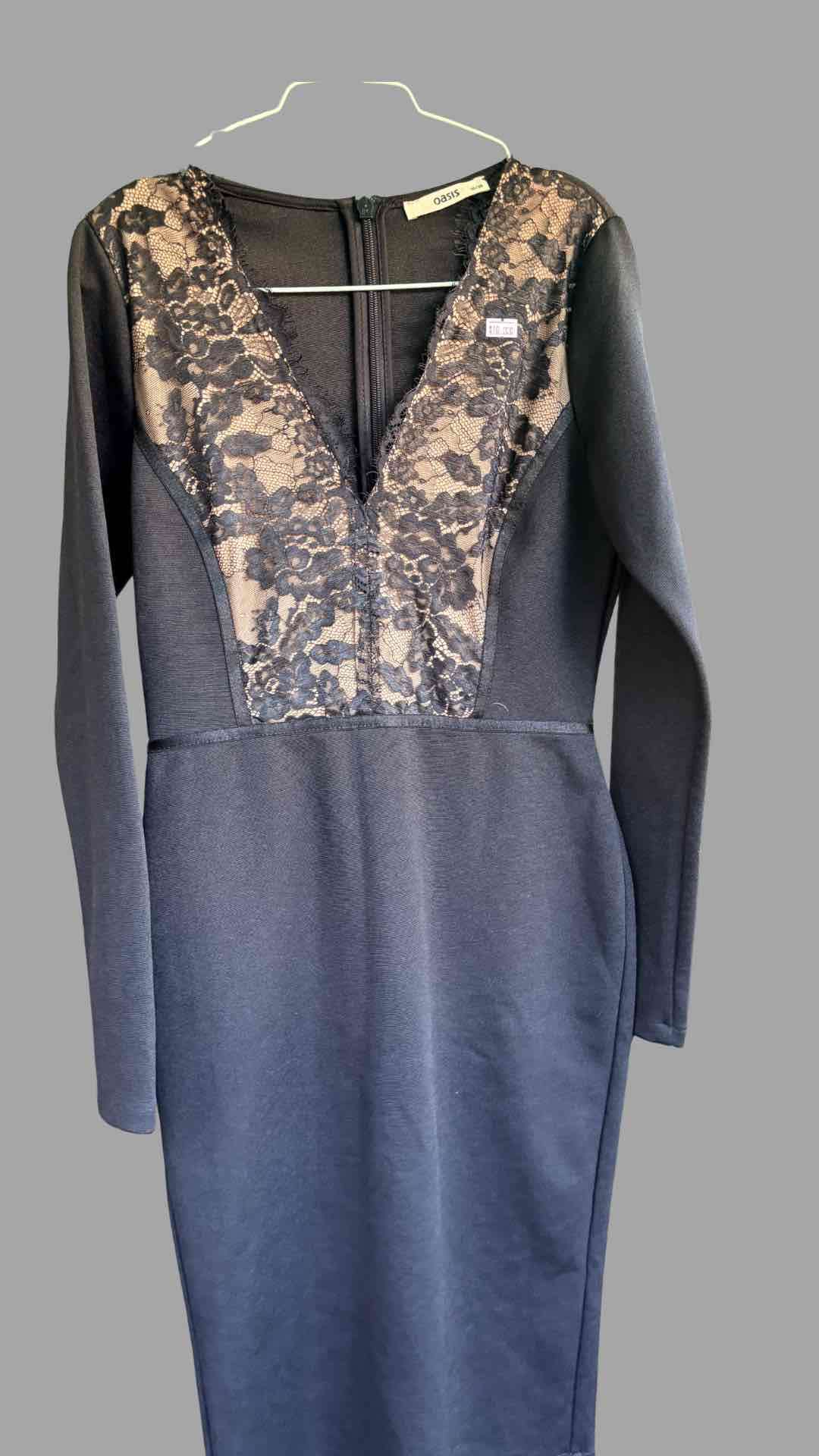 Vestido negro con encaje