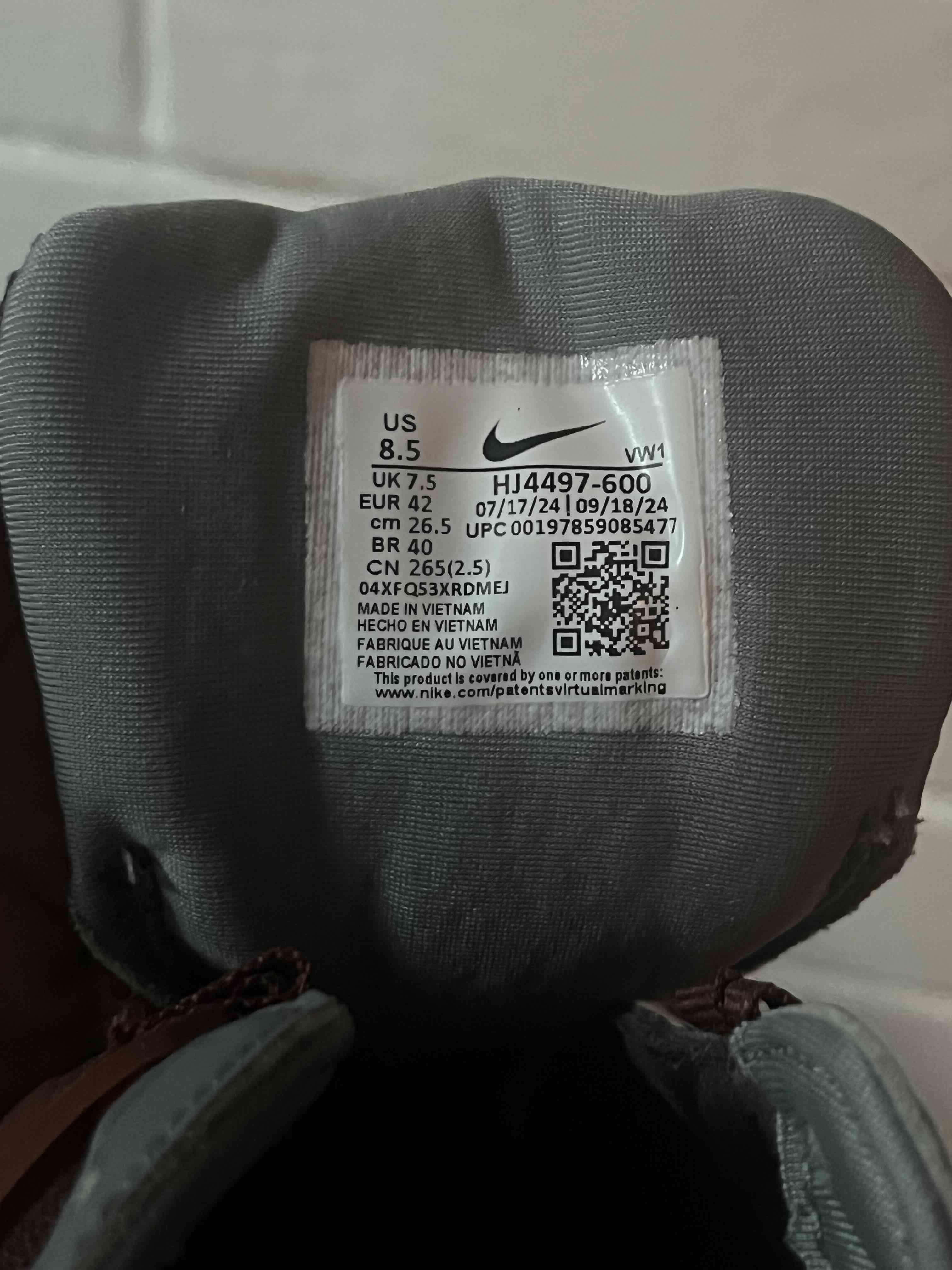 Nike V2K Run Burdeos Unisex - miniatura 3