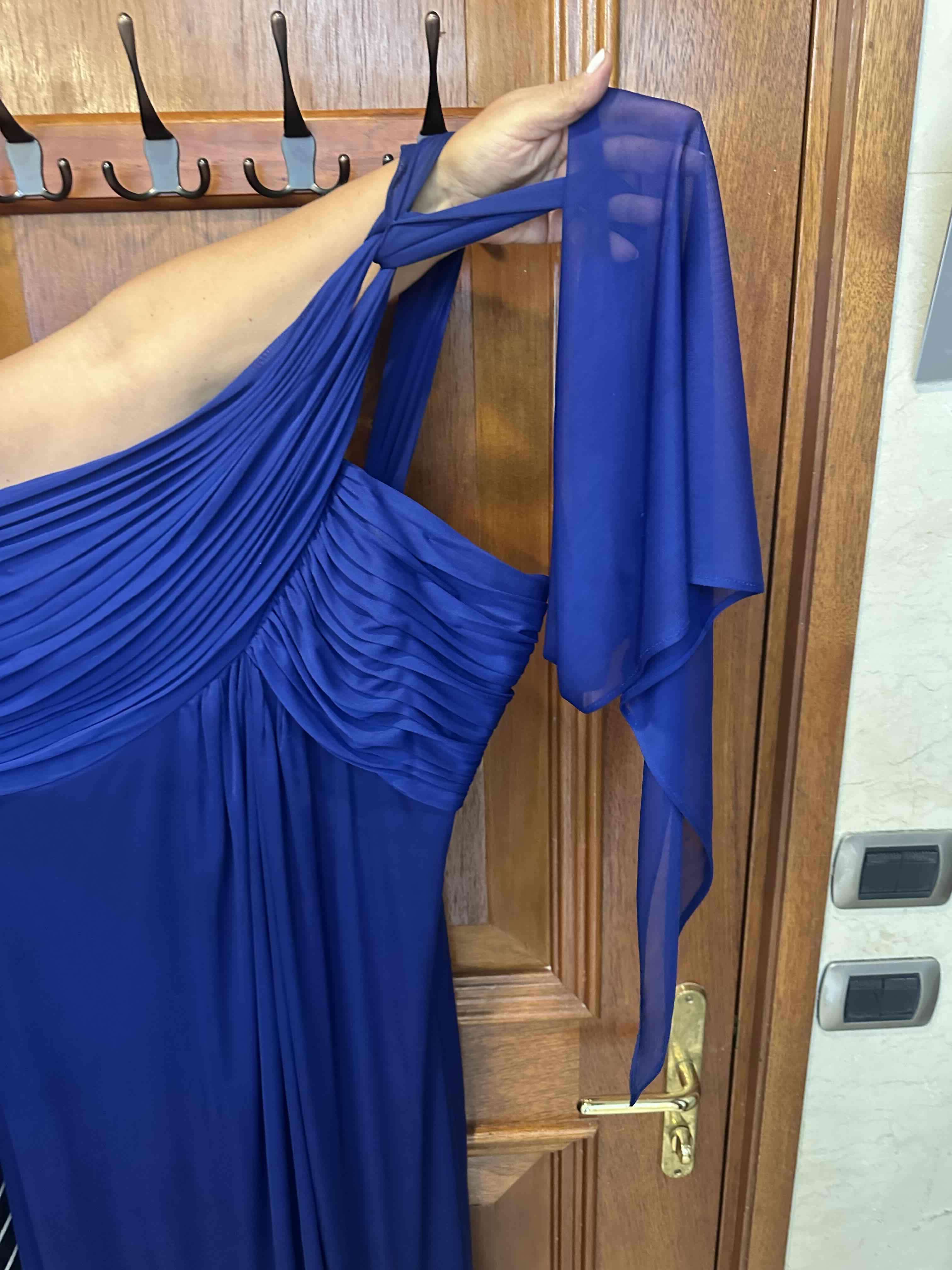 Vestido azul un hombro - miniatura 3