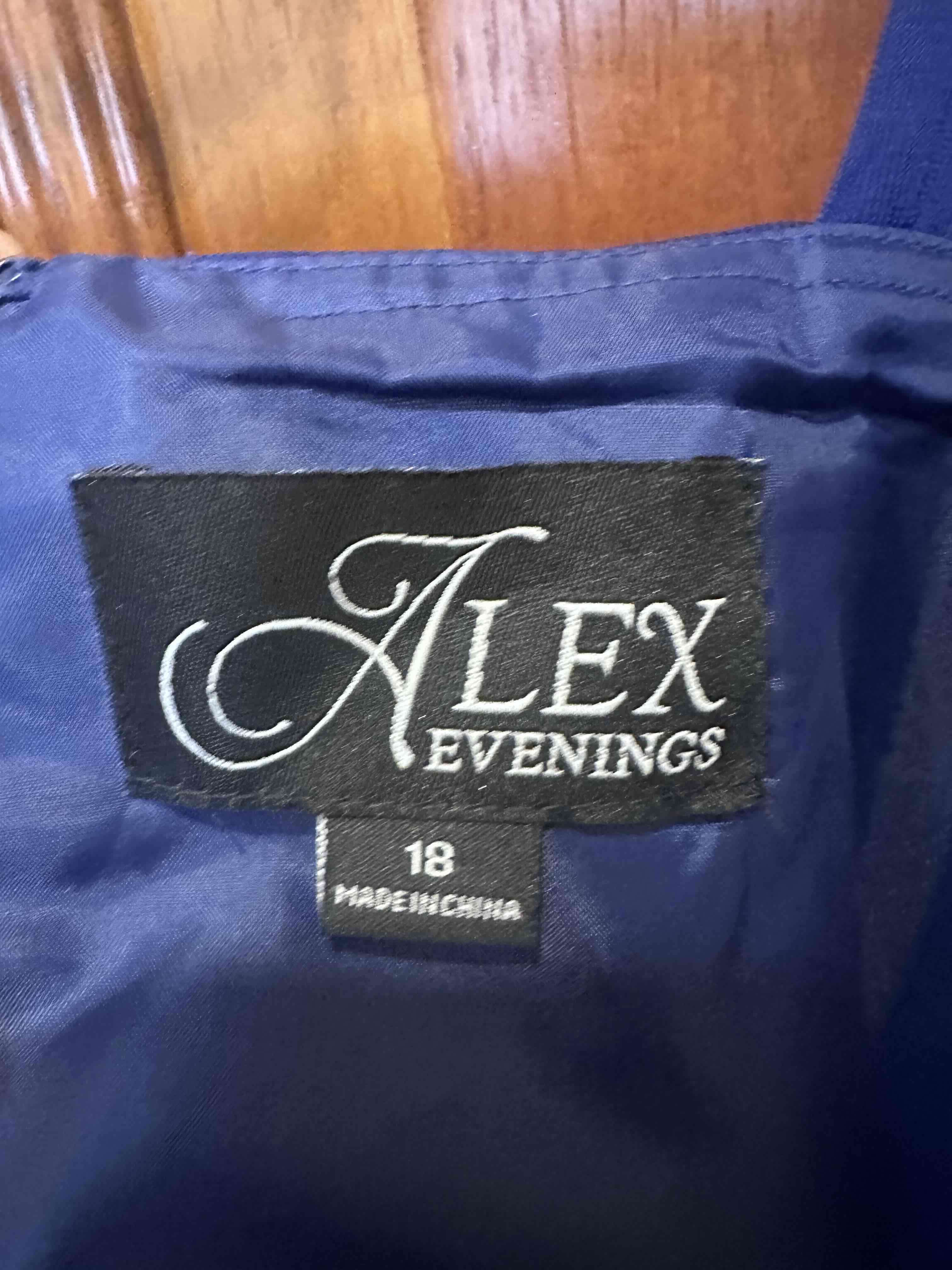 Vestido azul un hombro - miniatura 6