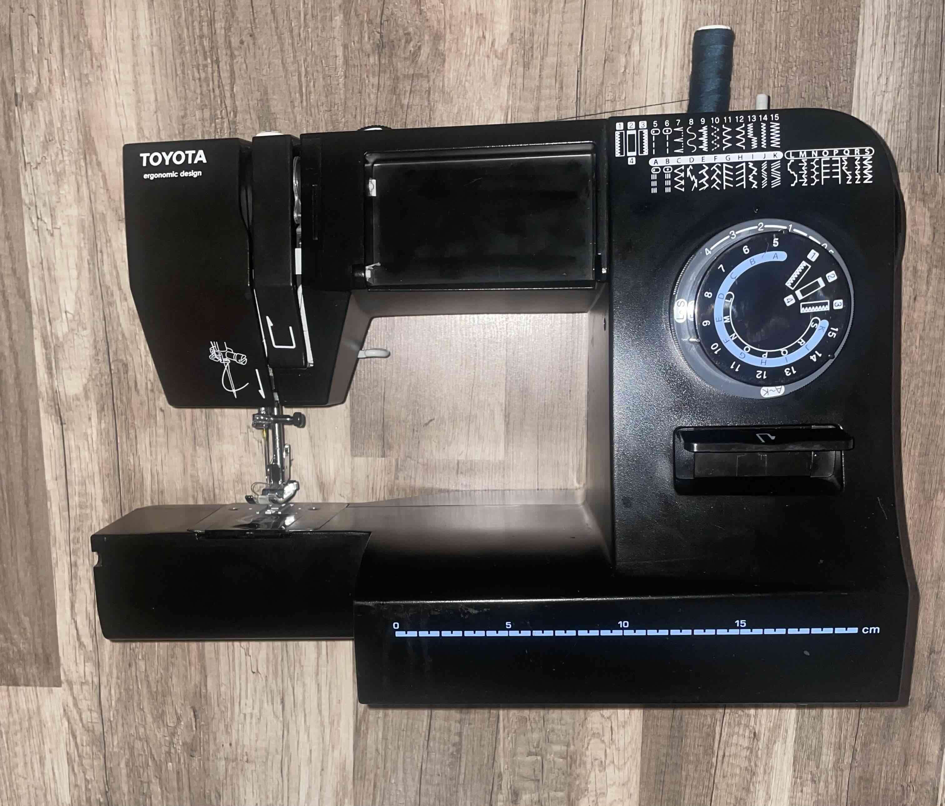 Máquina de coser Toyota Super J34XL - miniatura 3