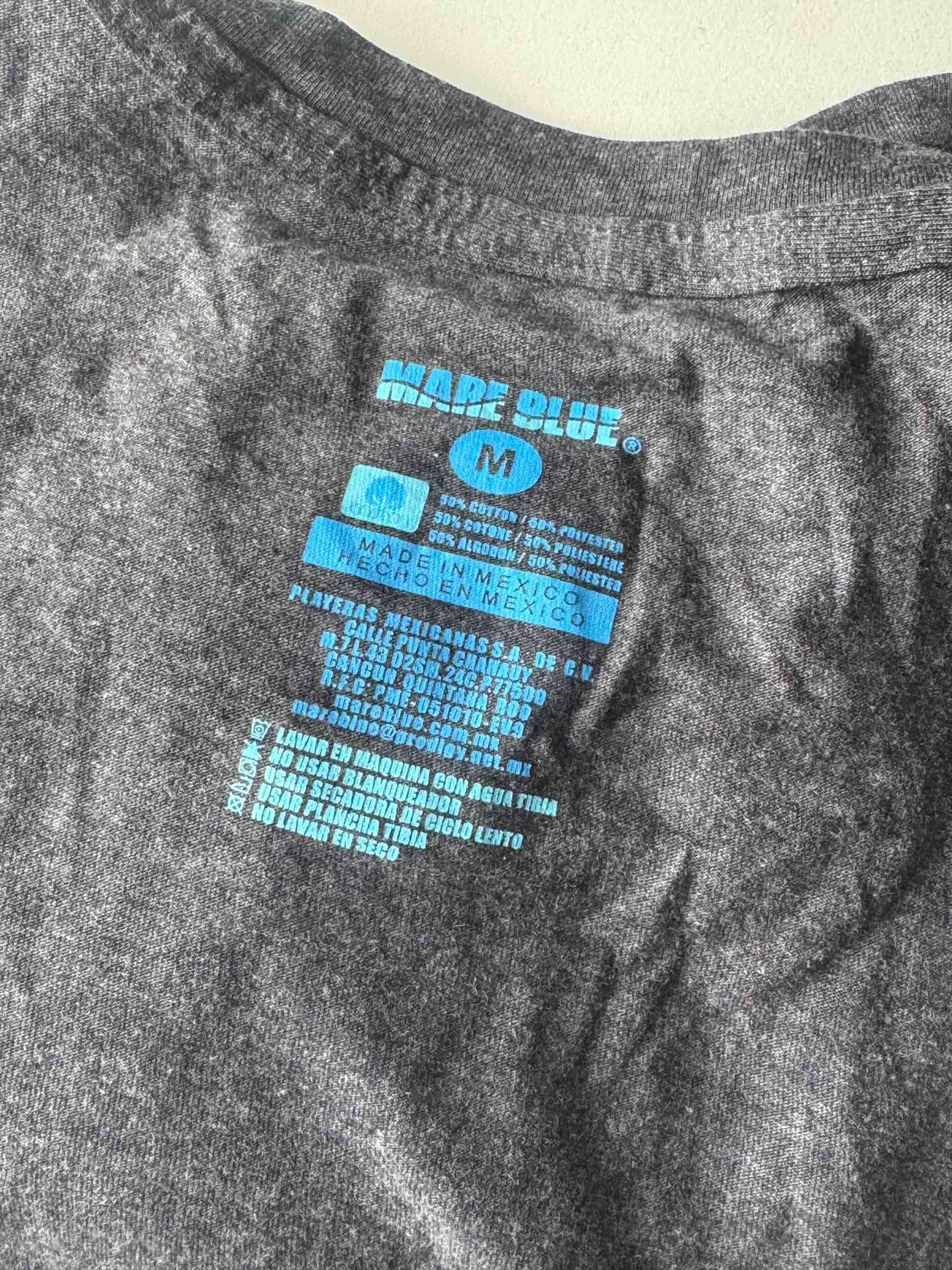 Polera negra con calavera colorida - miniatura 3