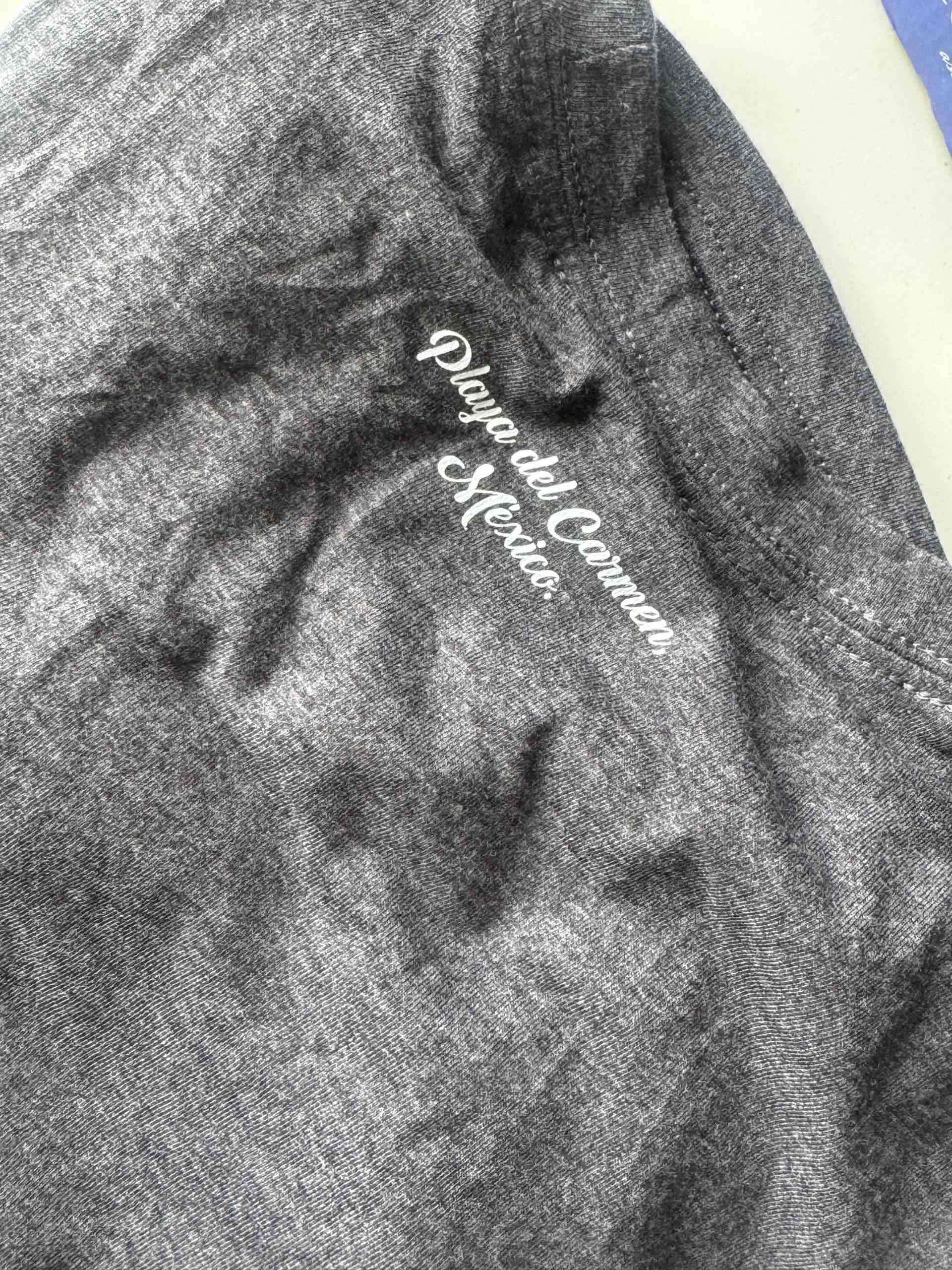 Polera negra con calavera colorida - miniatura 4