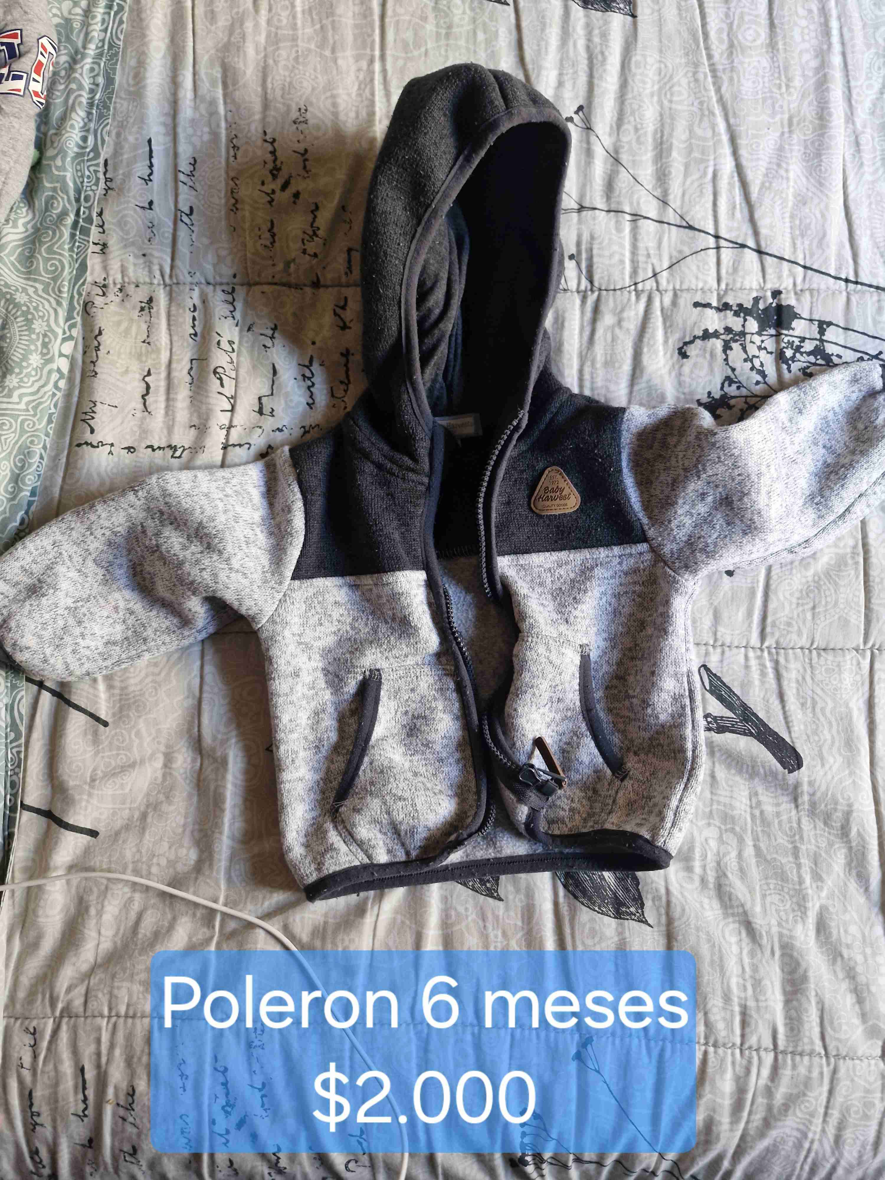 Polerón bebé 6 meses gris