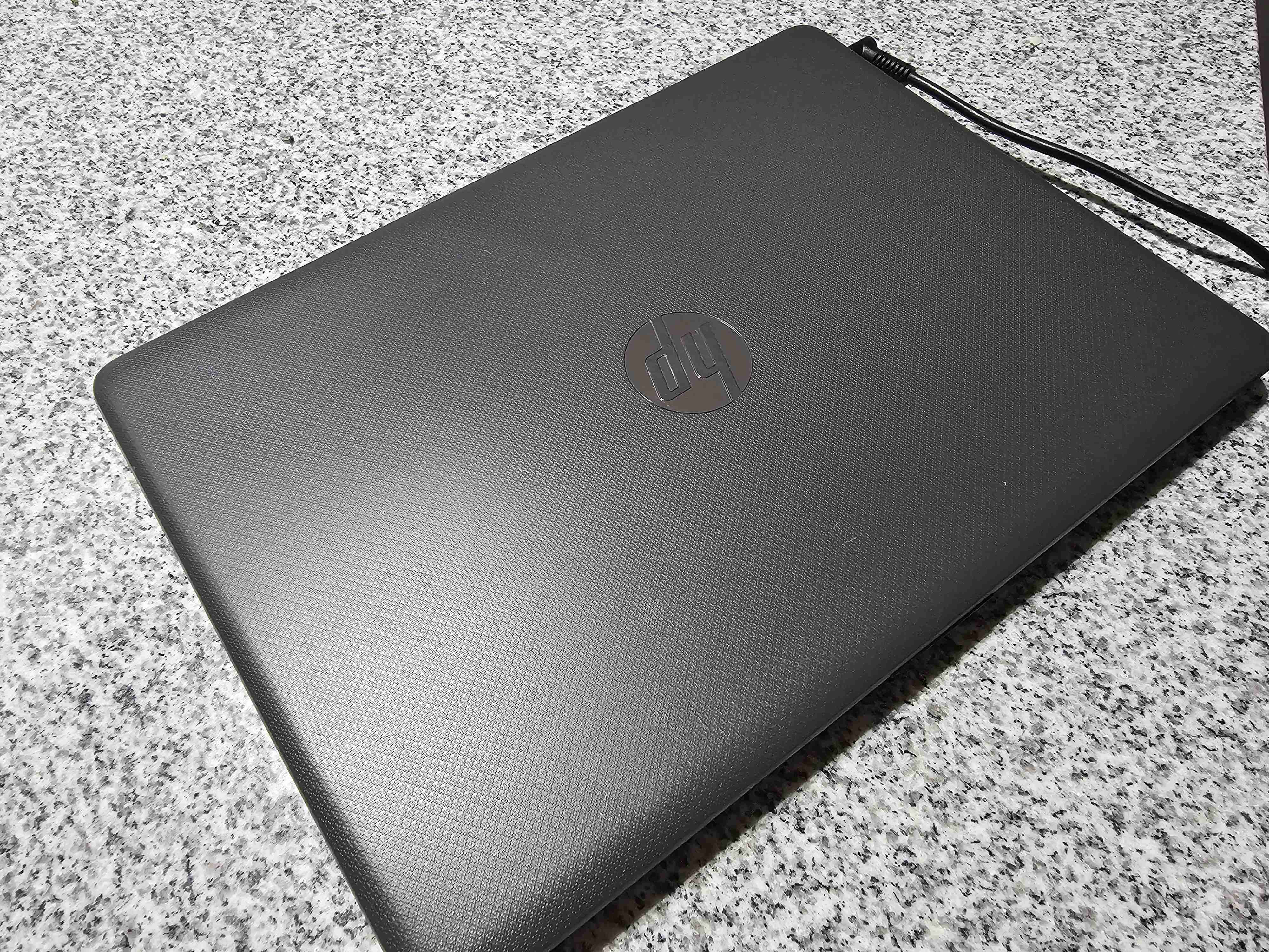 Notebook HP 240 G7, i5 10ma, 12GB Ram - miniatura 4