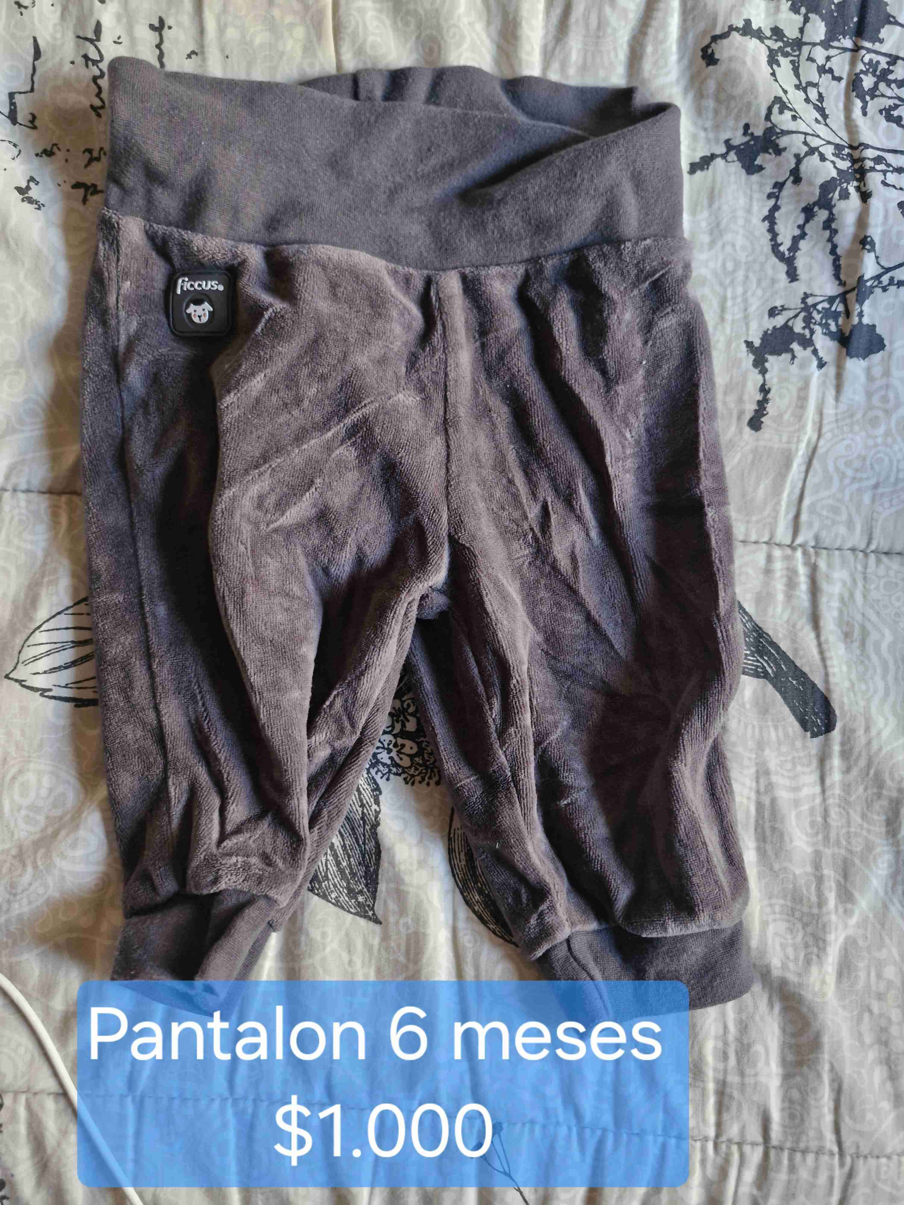 Pantalón bebé 6 meses gris