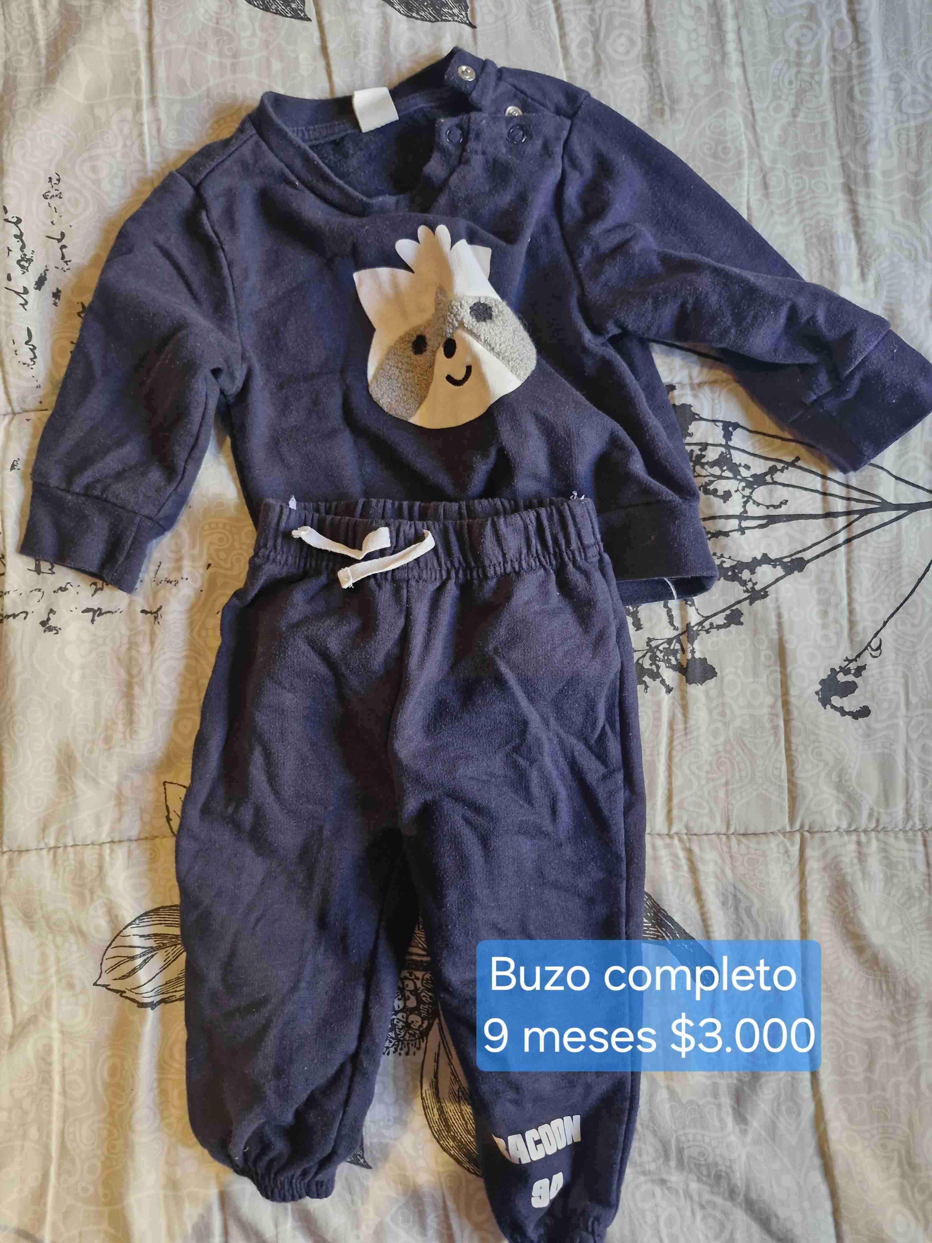 Buzo completo azul 9 meses