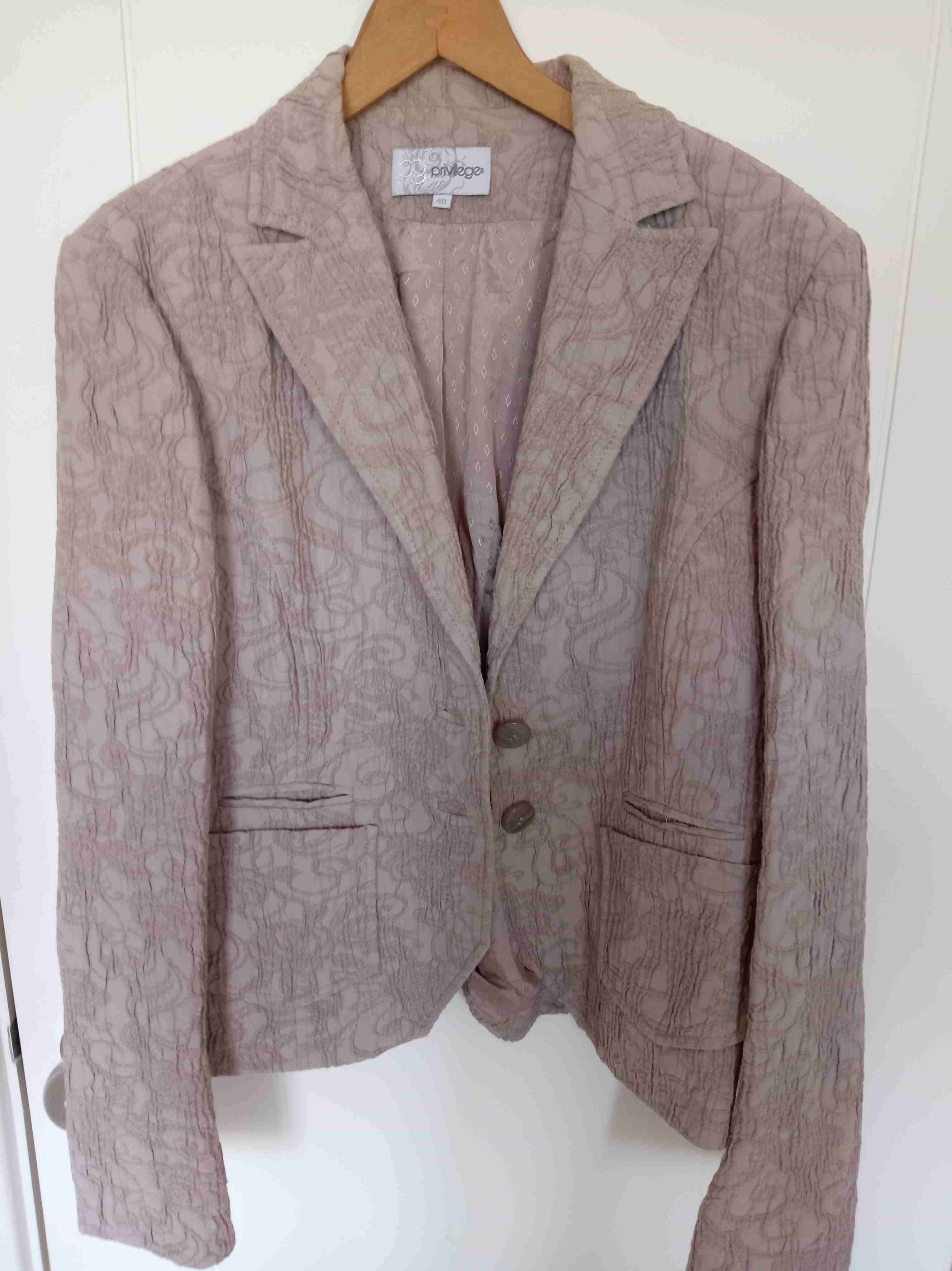 Blazer beige con textura