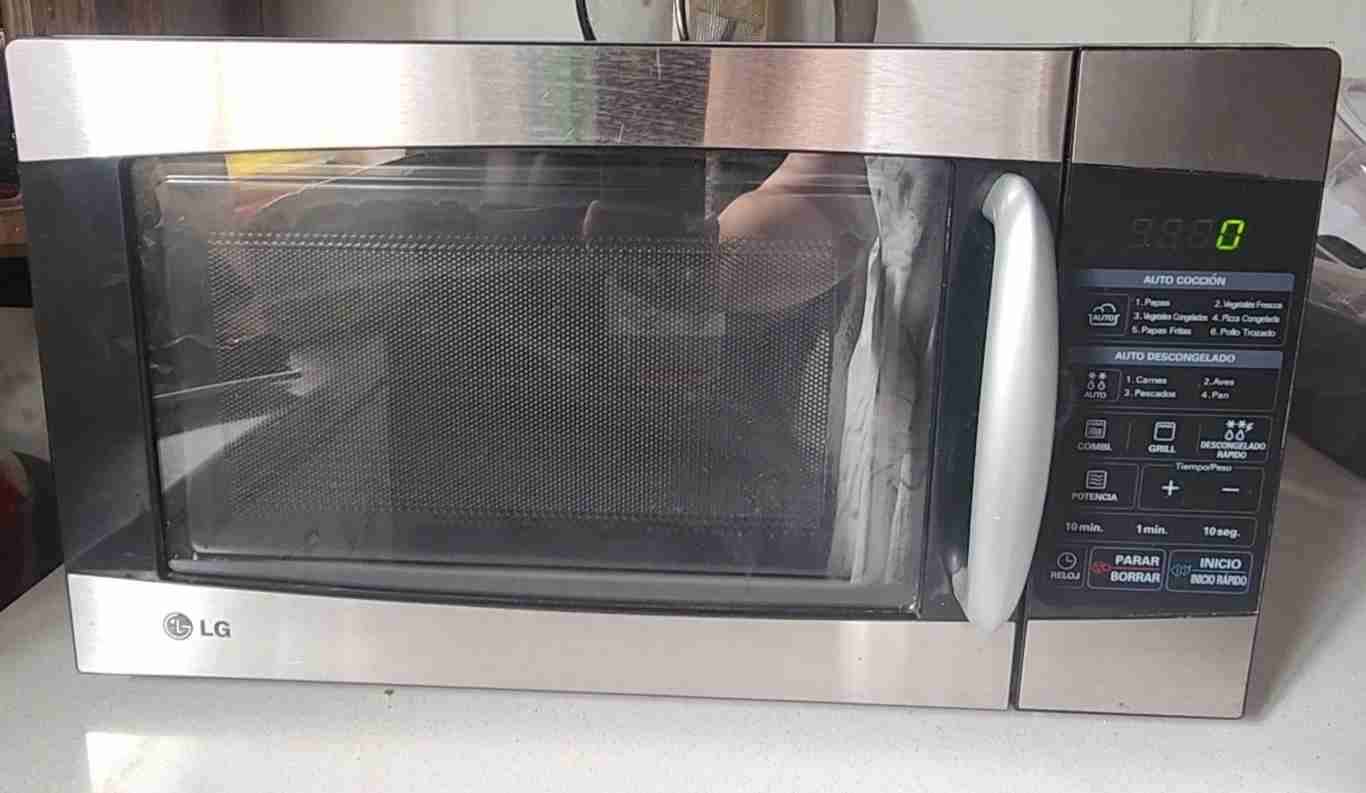 Microondas LG plateado