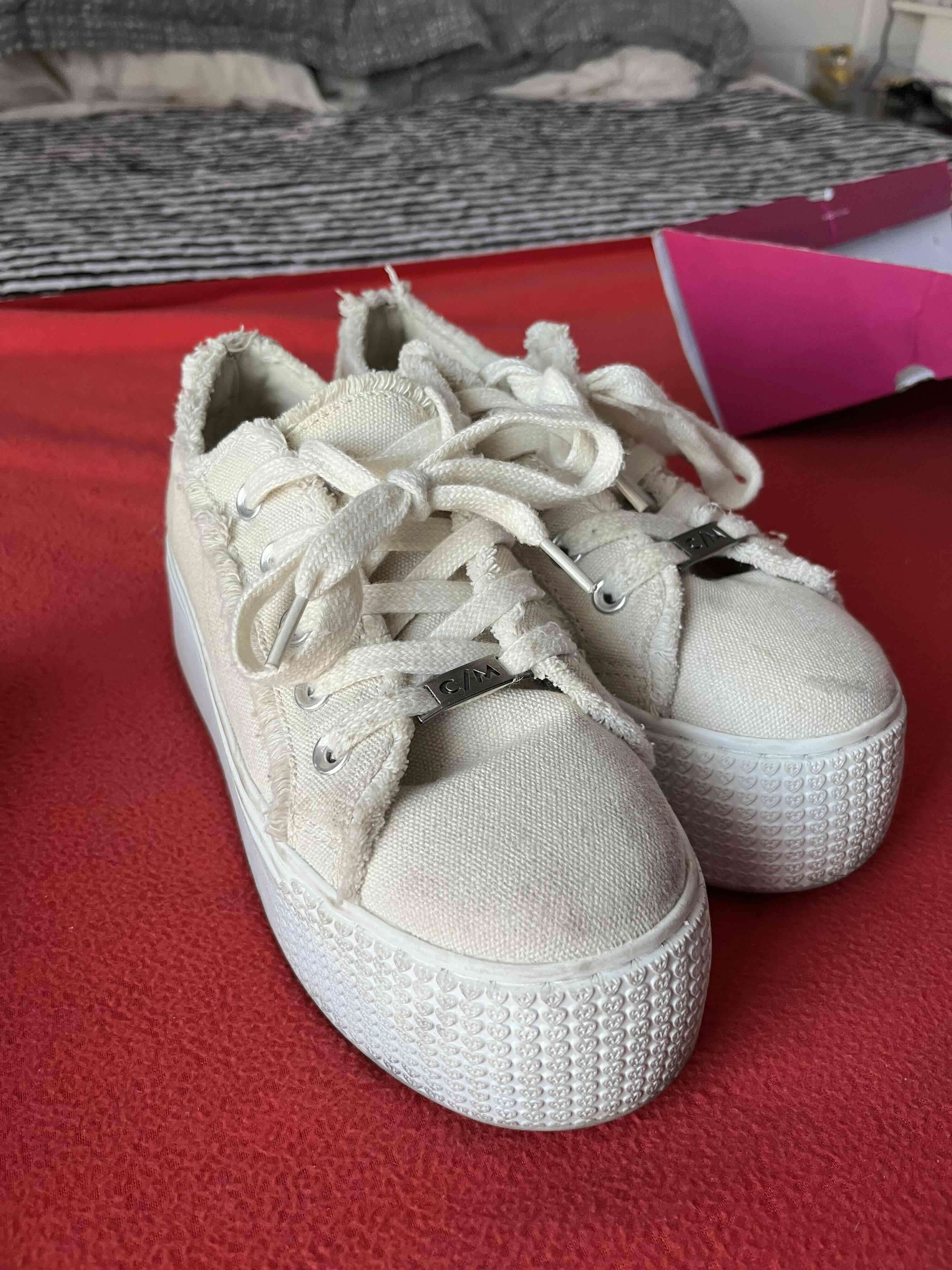 Zapatillas blancas con plataforma - miniatura 2