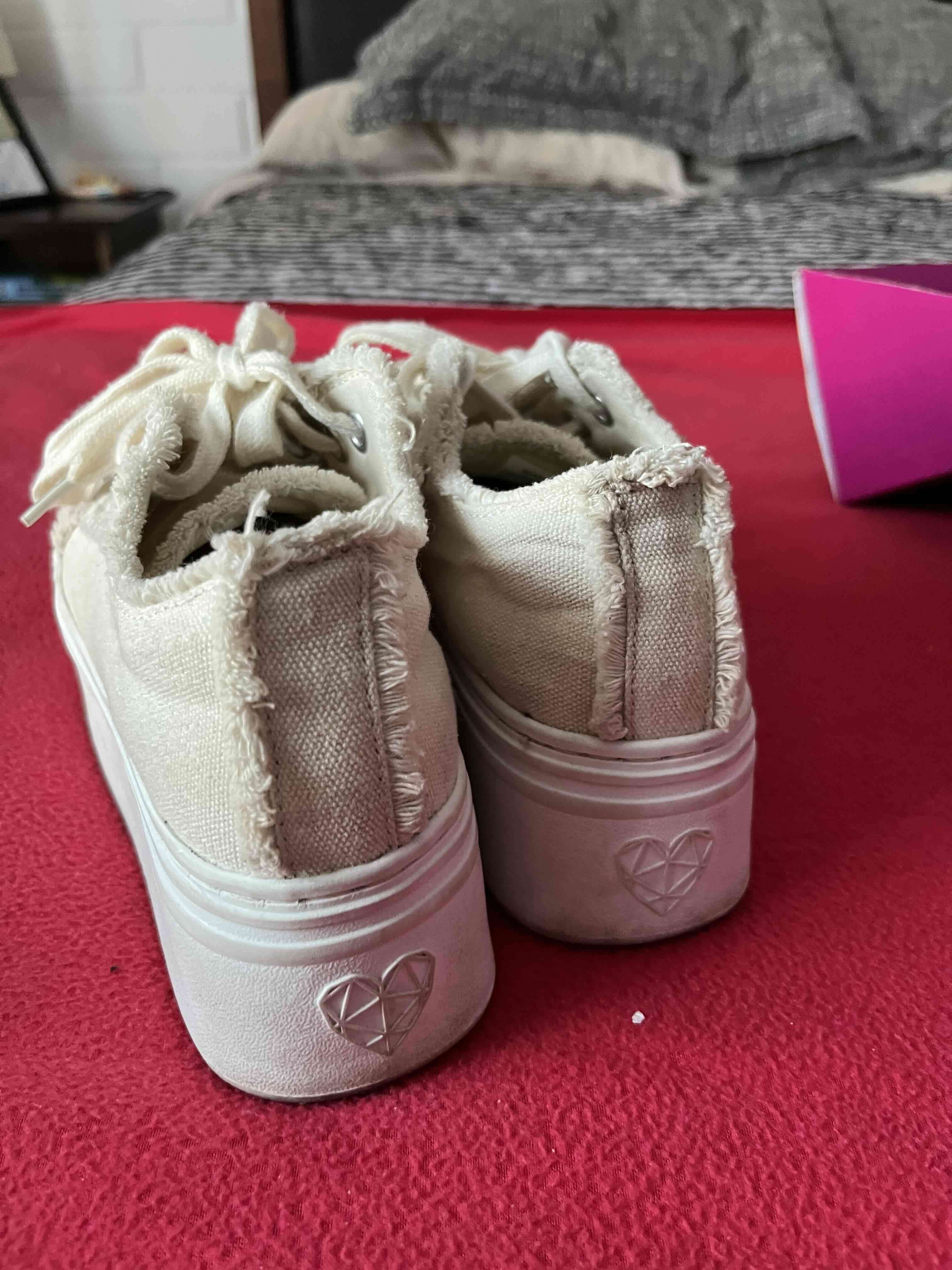 Zapatillas blancas con plataforma - miniatura 3