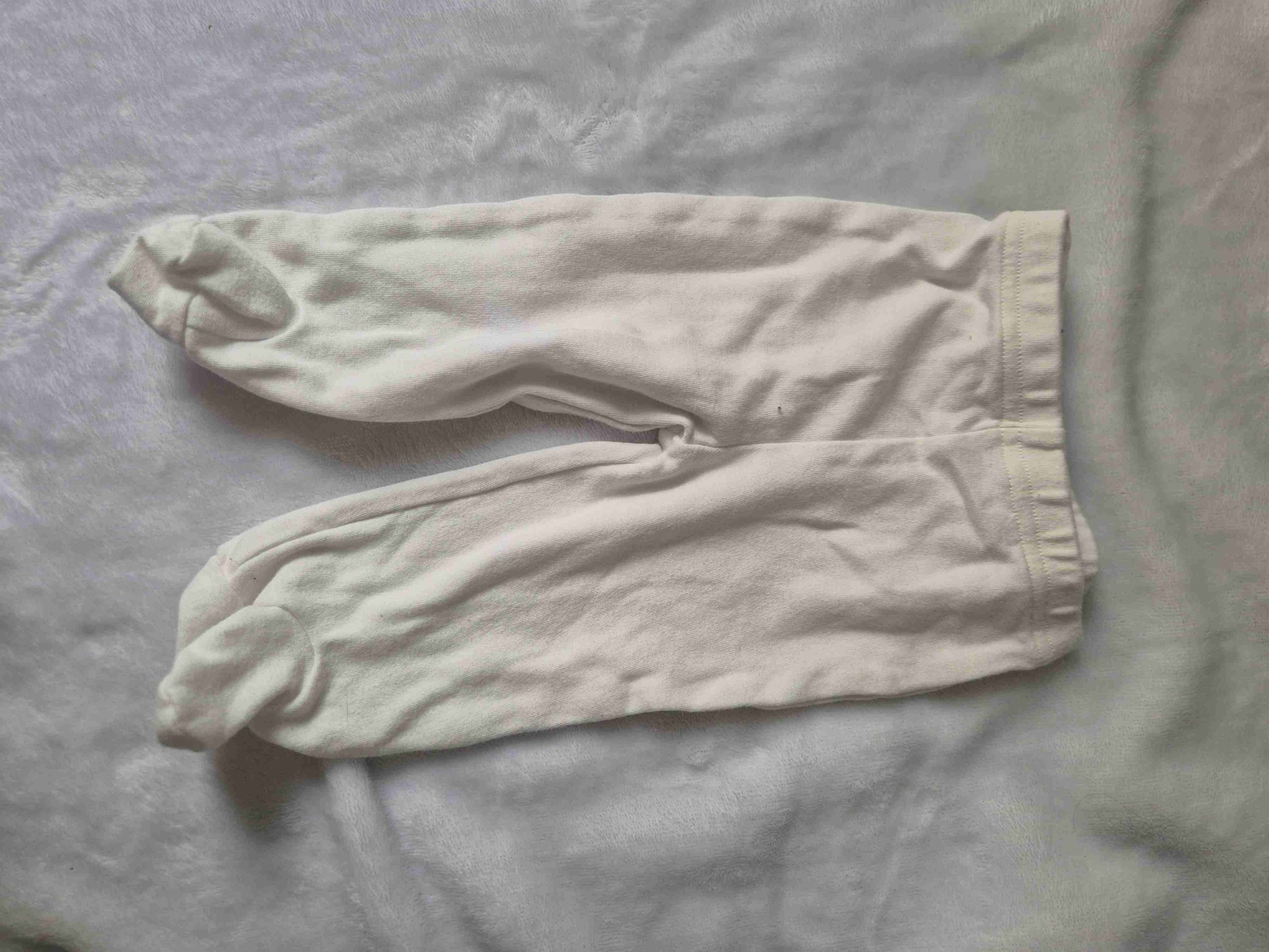 Pantalón blanco para bebé.
