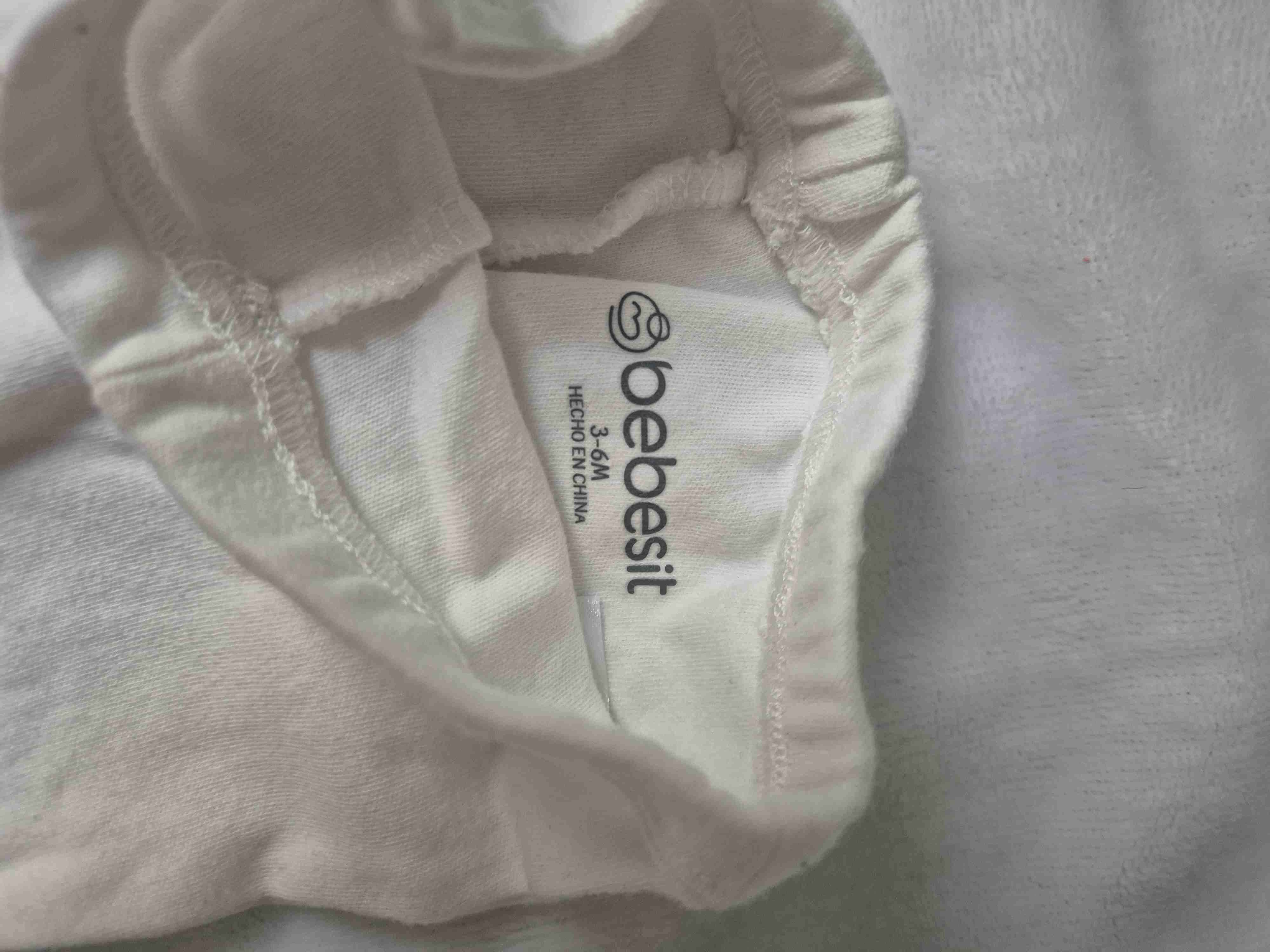 Pantalón blanco para bebé. - miniatura 2