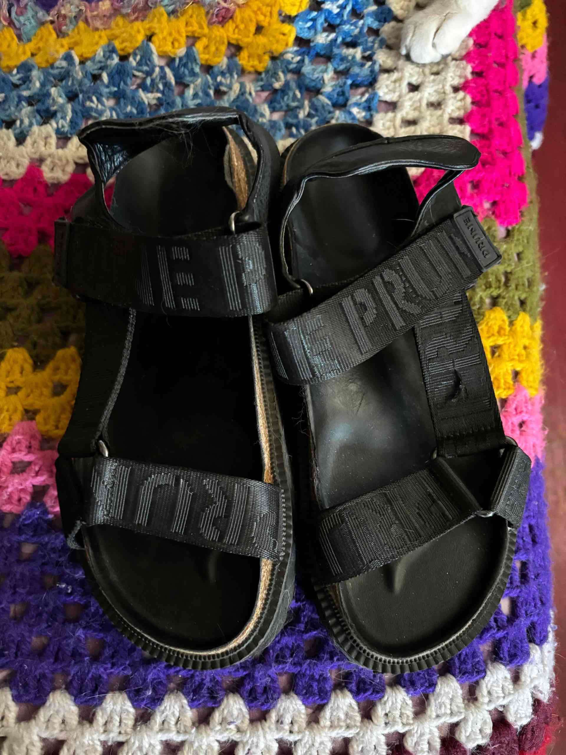 Sandalias negras PRuNE