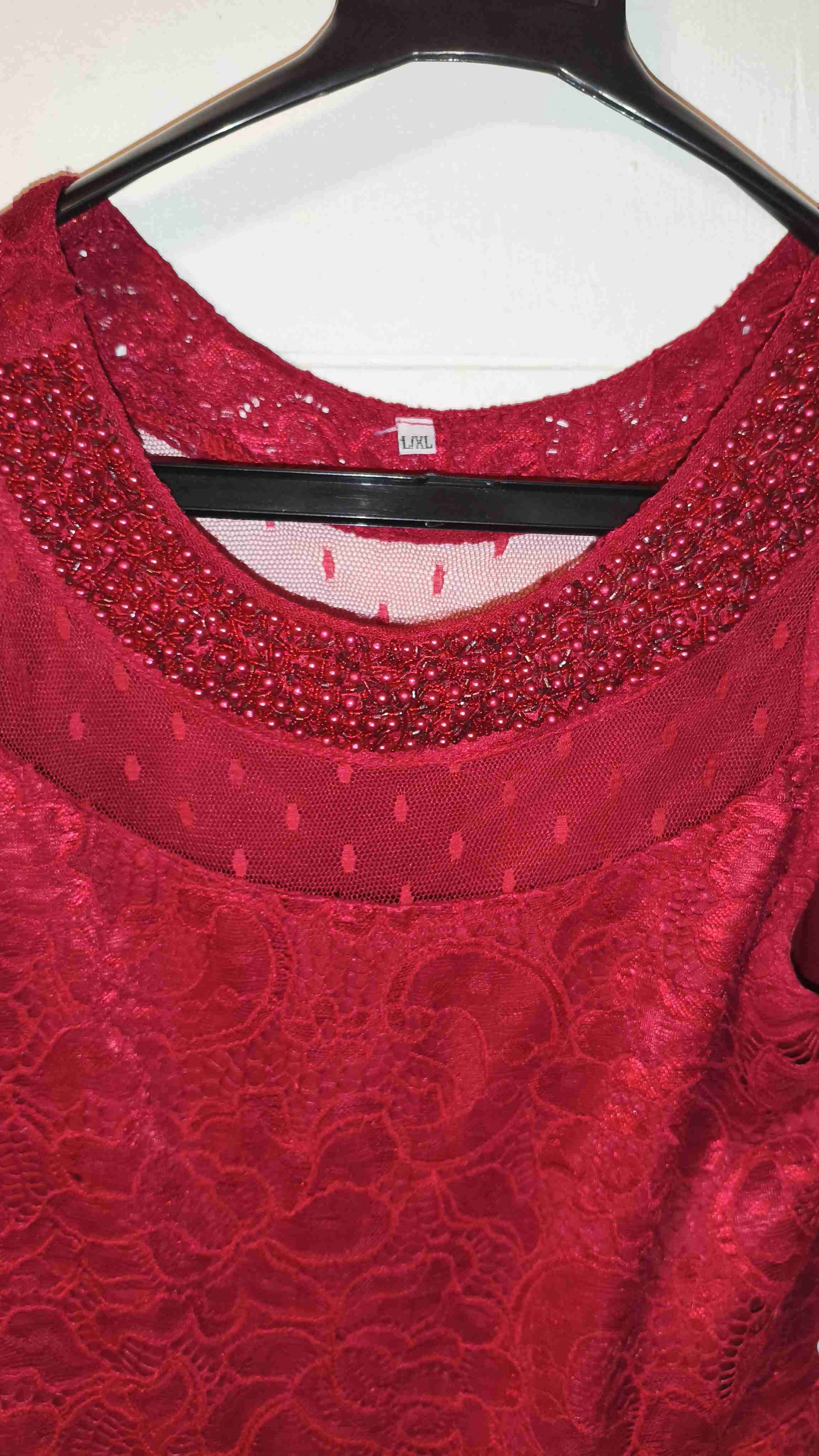 Vestido rojo de encaje - miniatura 4