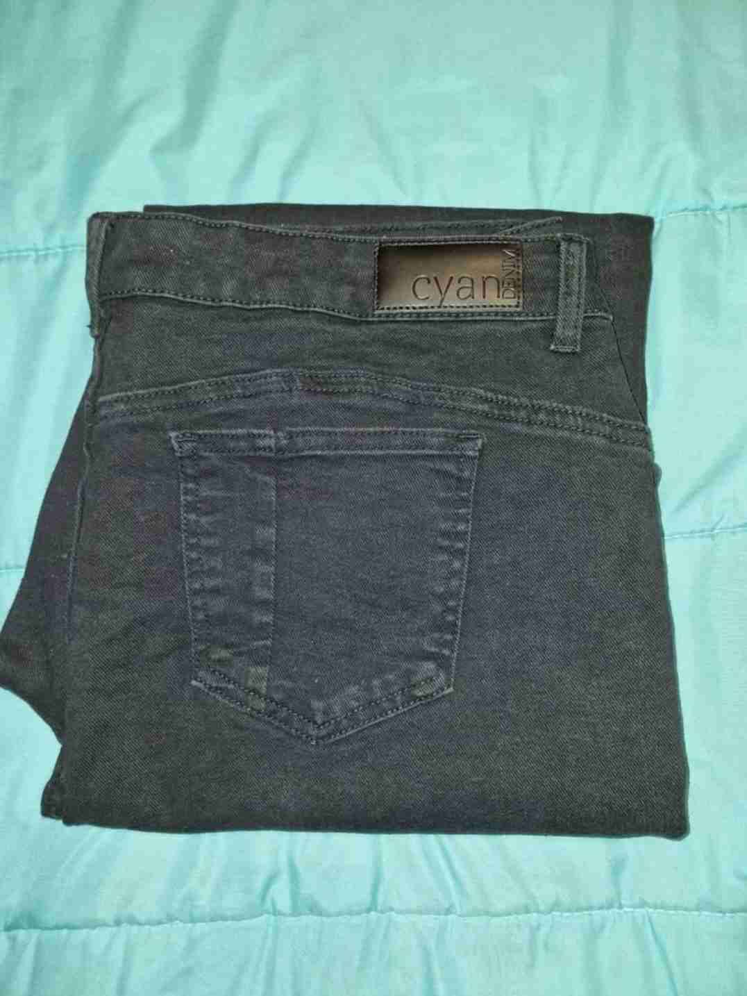 Jeans negros Cyan