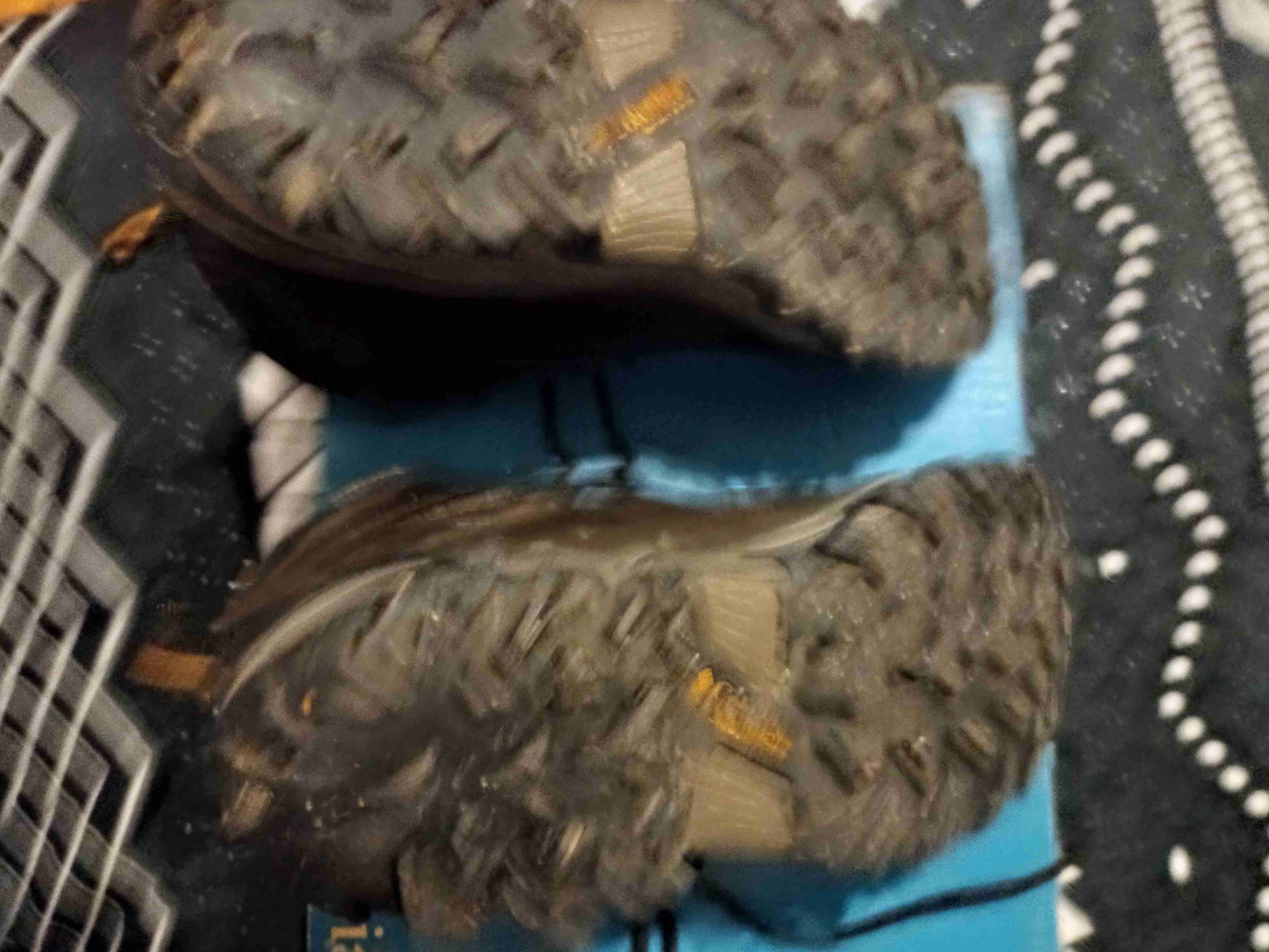 Botas de trekking marrones - miniatura 3