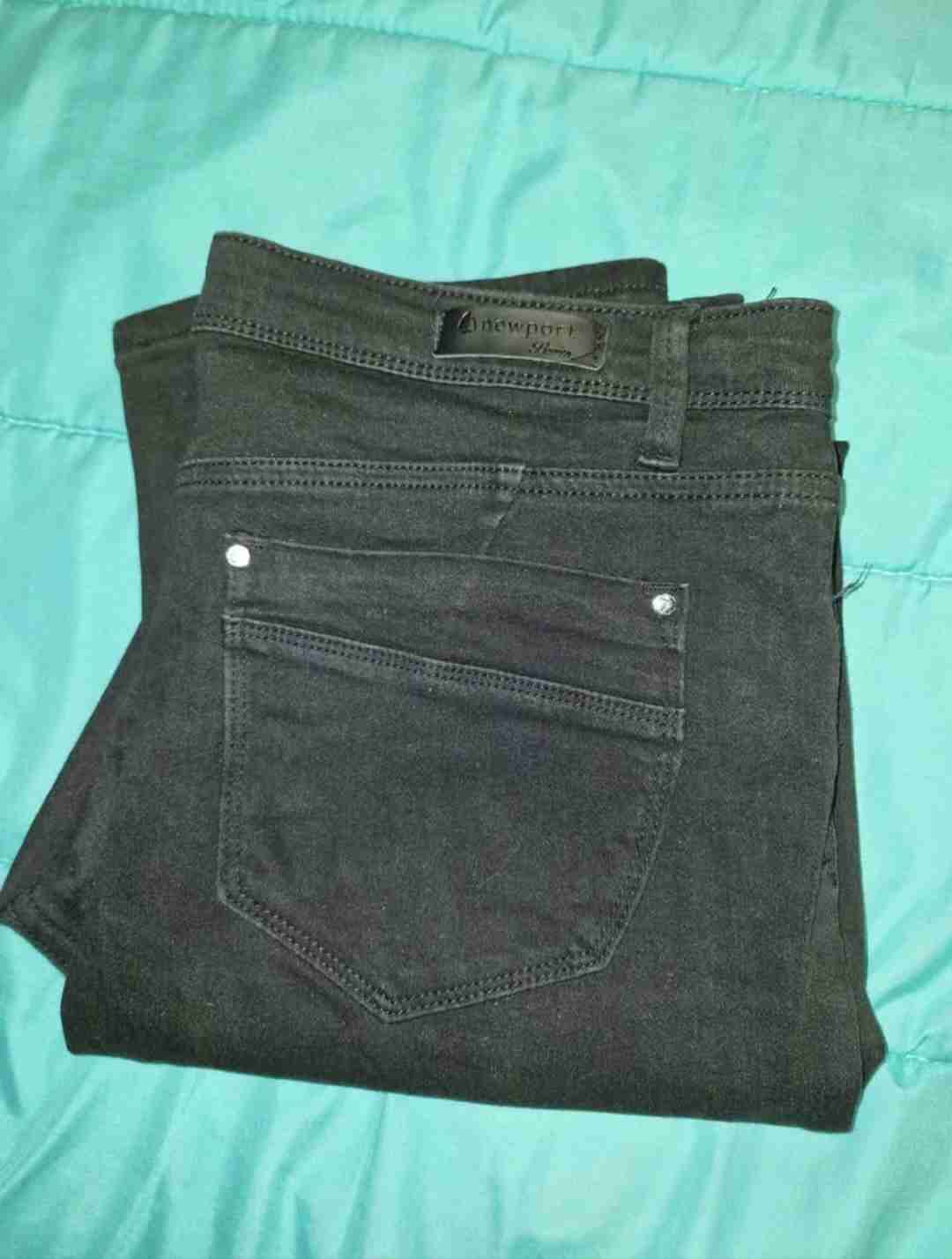 Jeans negros Newport