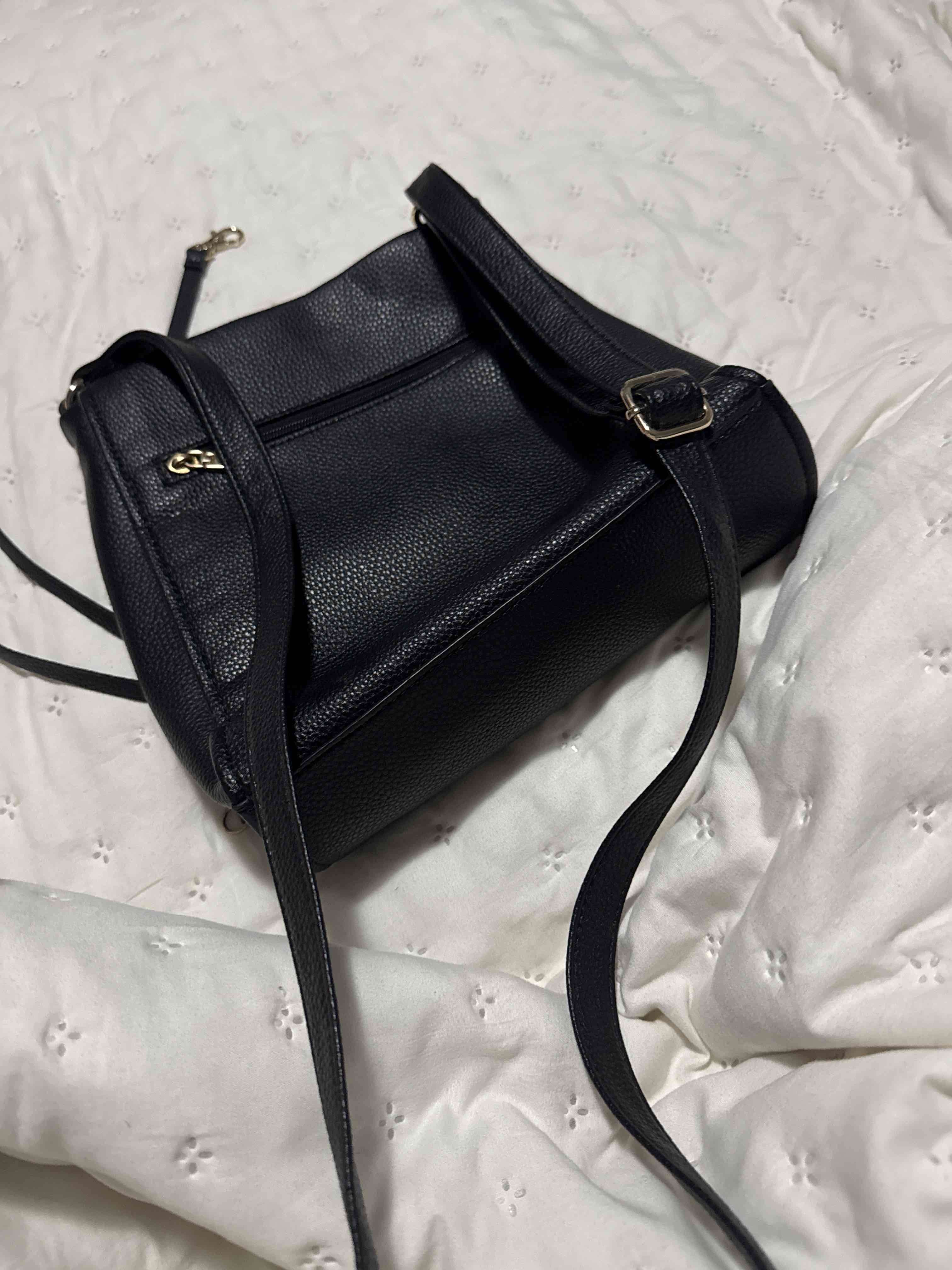 Bolso negro con correas ajustables - miniatura 3