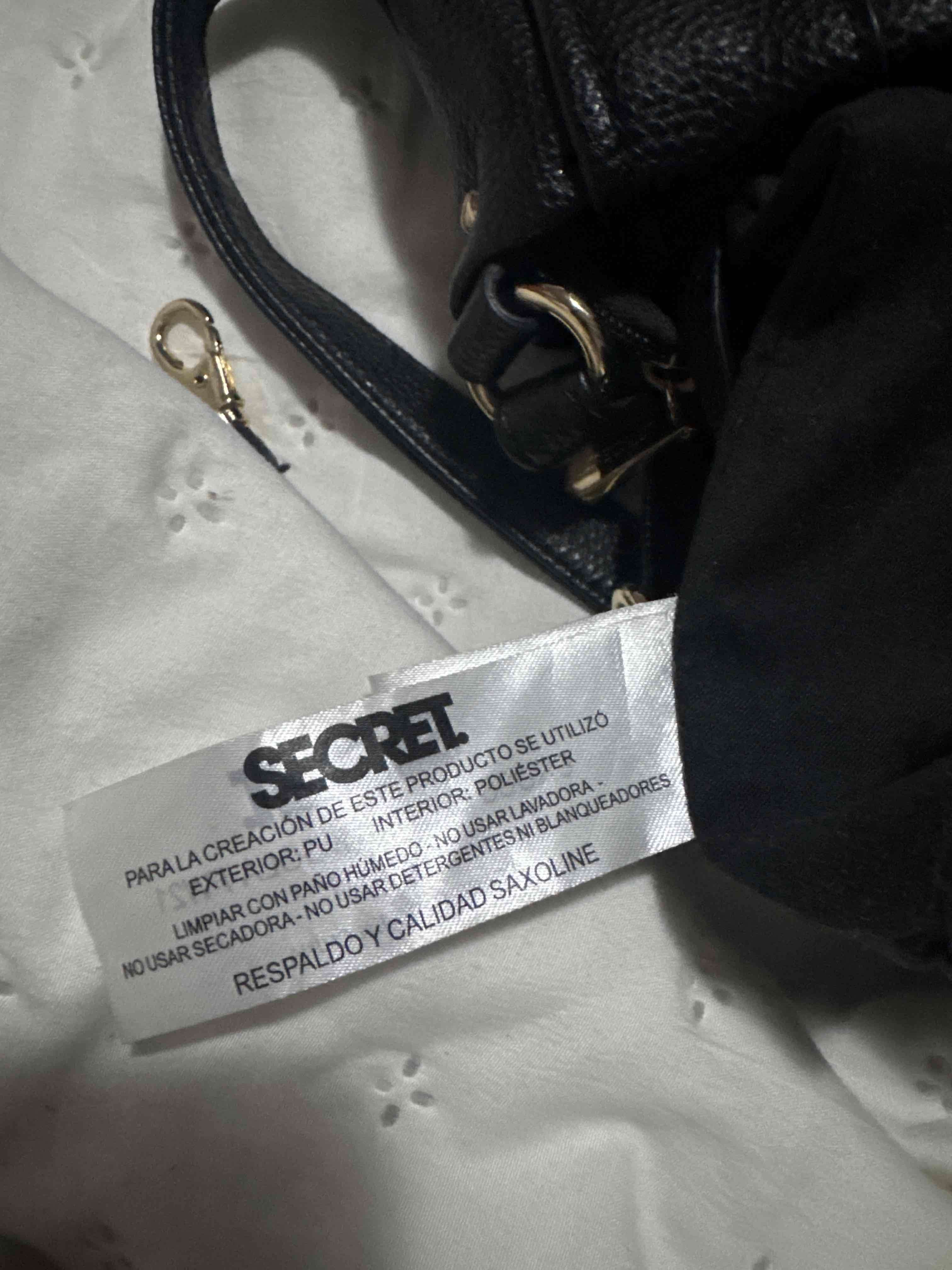 Bolso negro con correas ajustables - miniatura 4