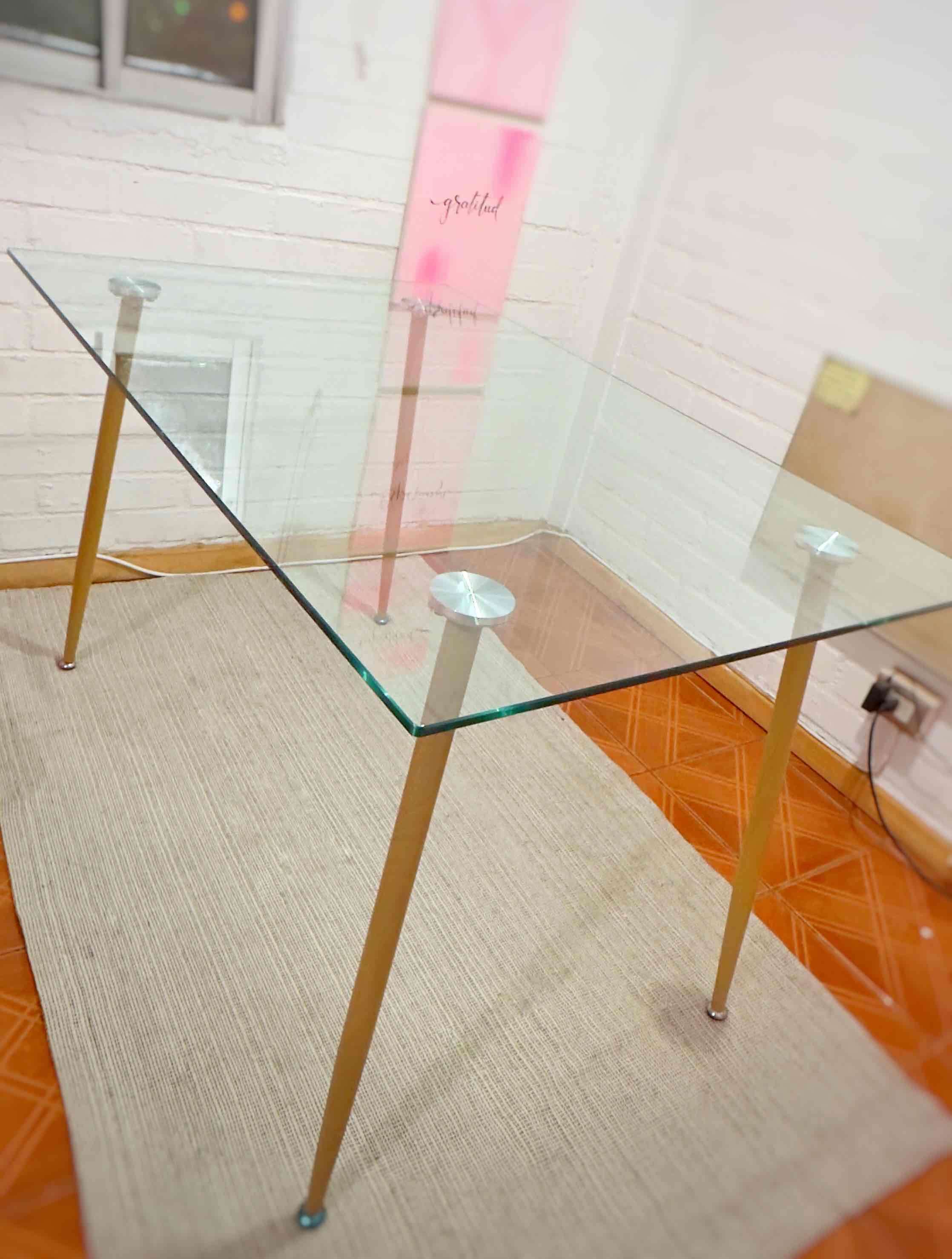 Comedor + 4 Sillas Mariposa Eames rosadas - miniatura 2