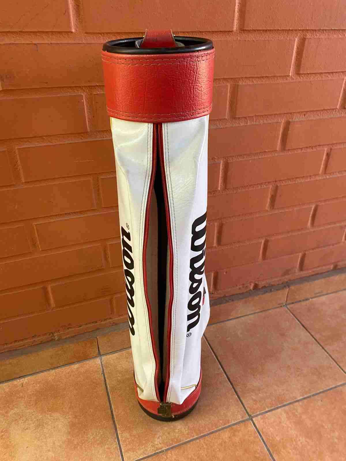 Bolsa de golf Wilson blanca y palos de golf - miniatura 2