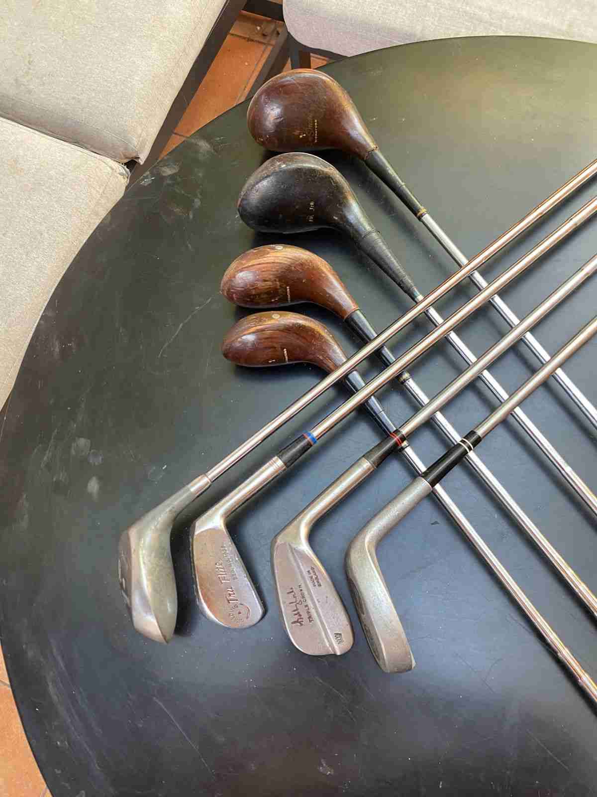 Bolsa de golf Wilson blanca y palos de golf - miniatura 4