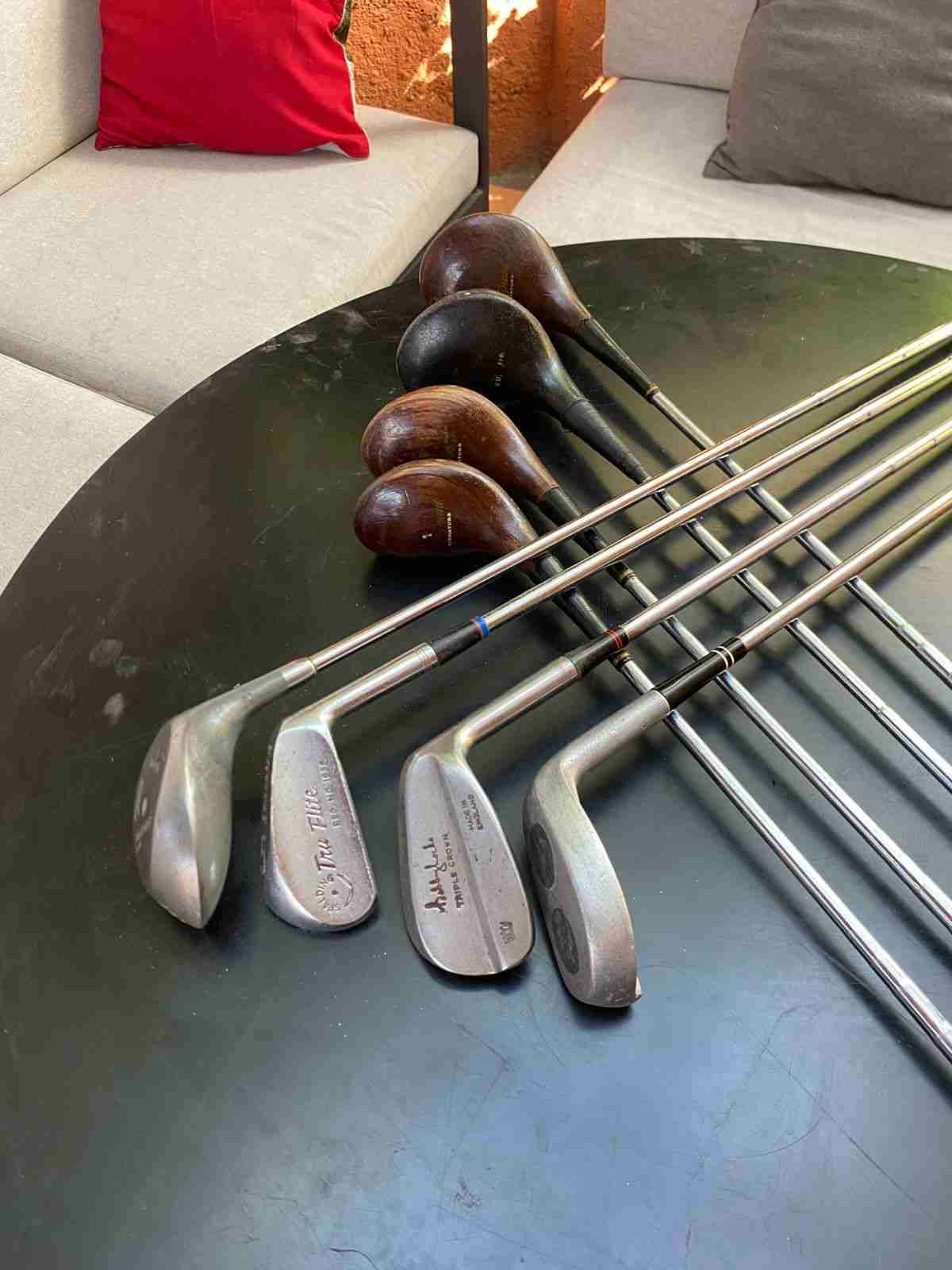 Bolsa de golf Wilson blanca y palos de golf - miniatura 5