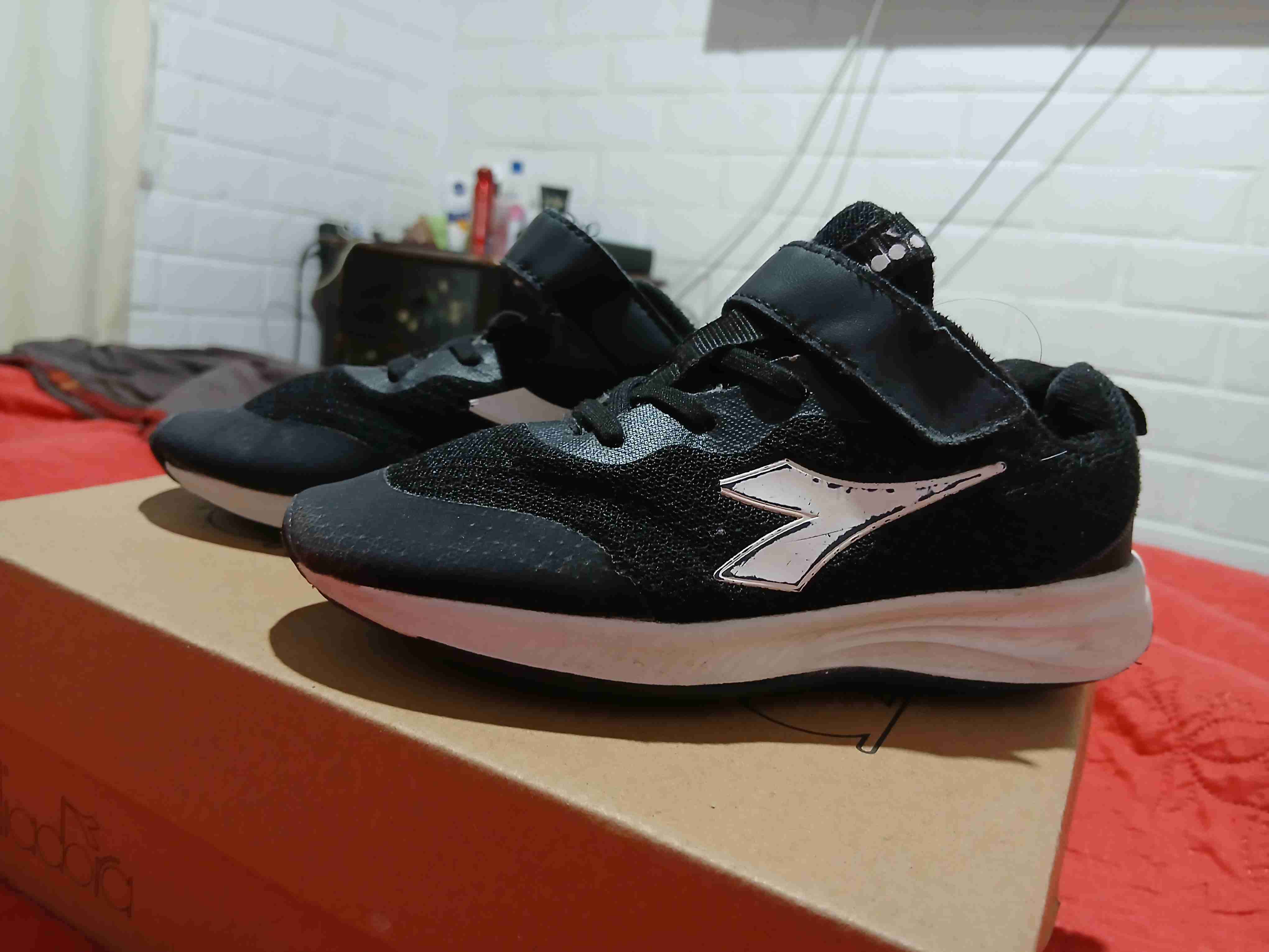 Zapatilla Adidas y zapato colegio Maui - miniatura 2