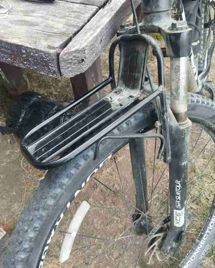 Portaequipajes delantero para bicicleta