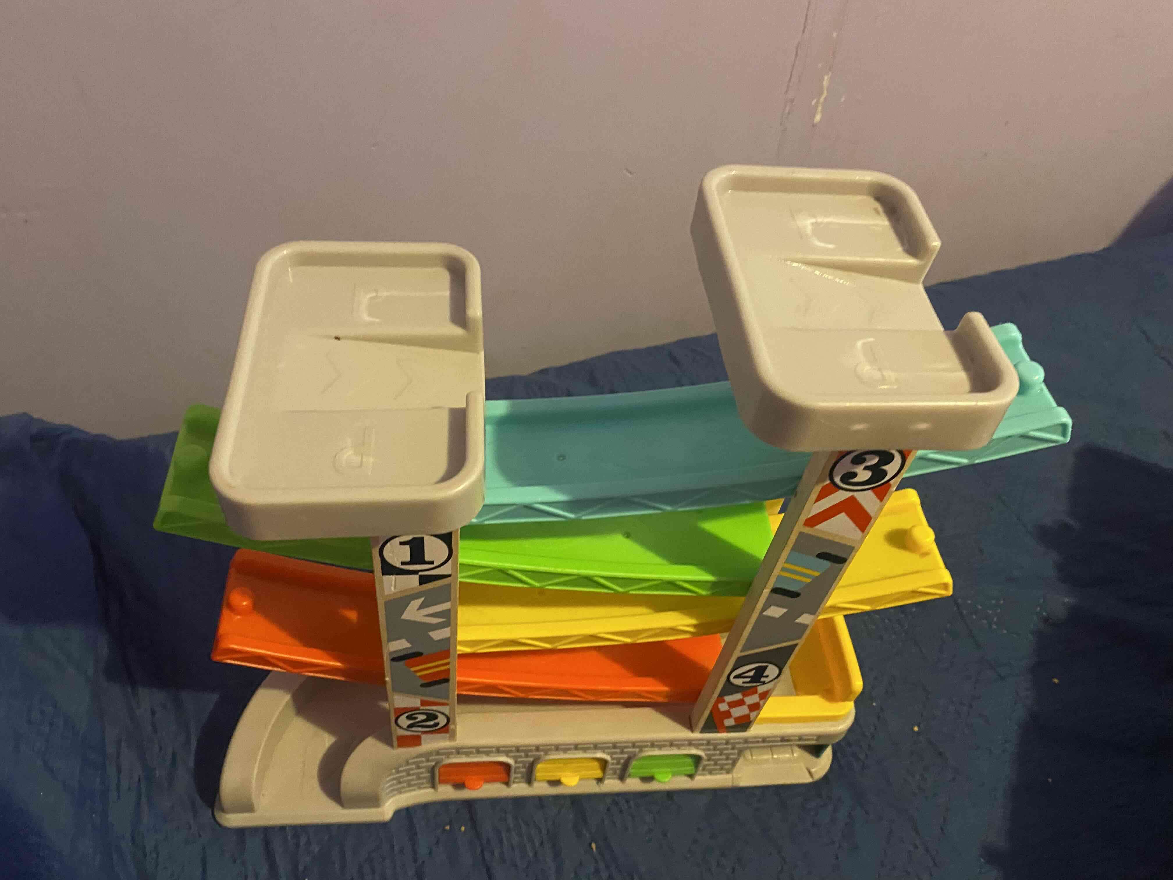 Pista de autos de juguete - miniatura 2