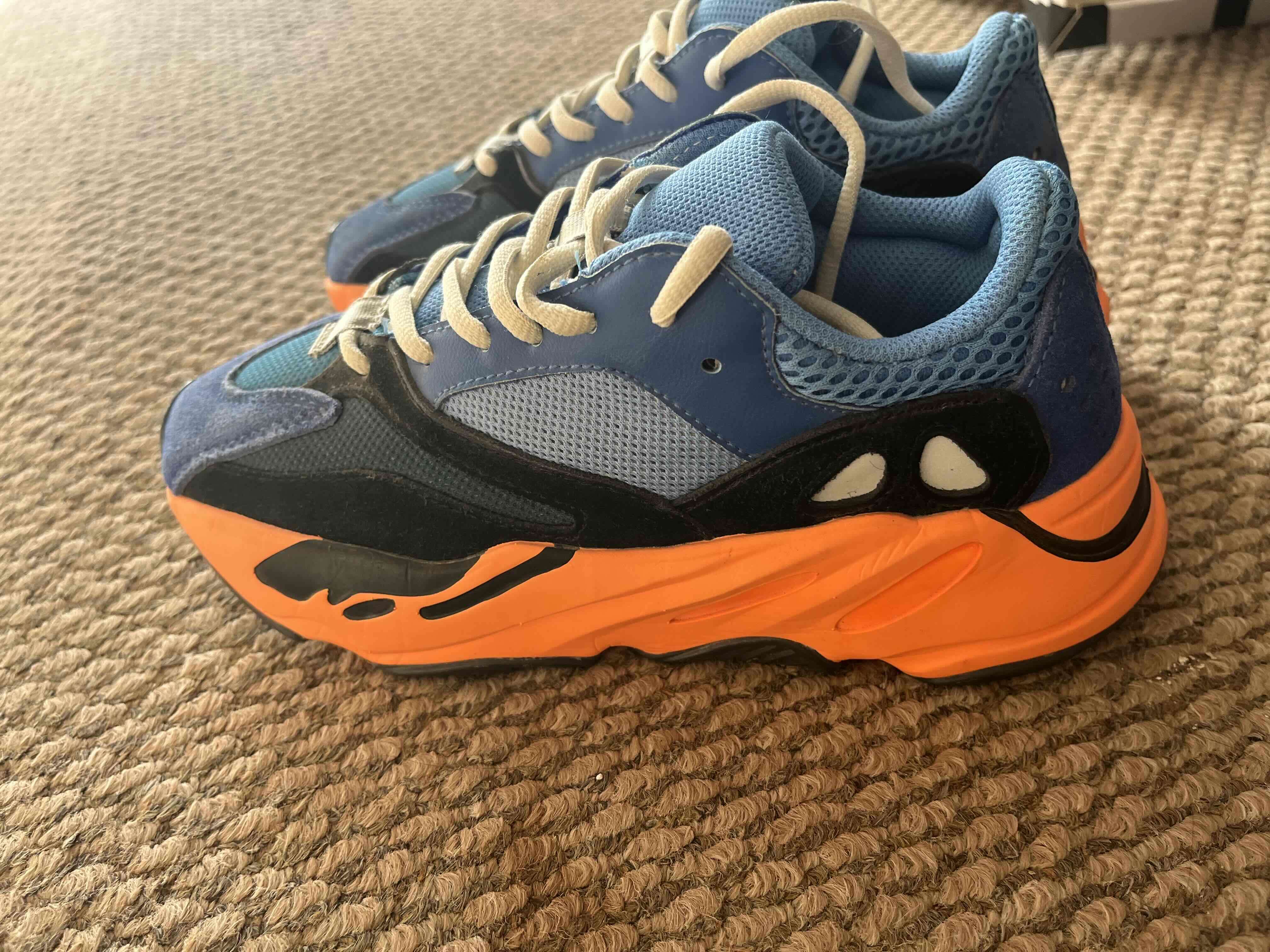 Zapatillas deportivas azul y naranja - miniatura 2