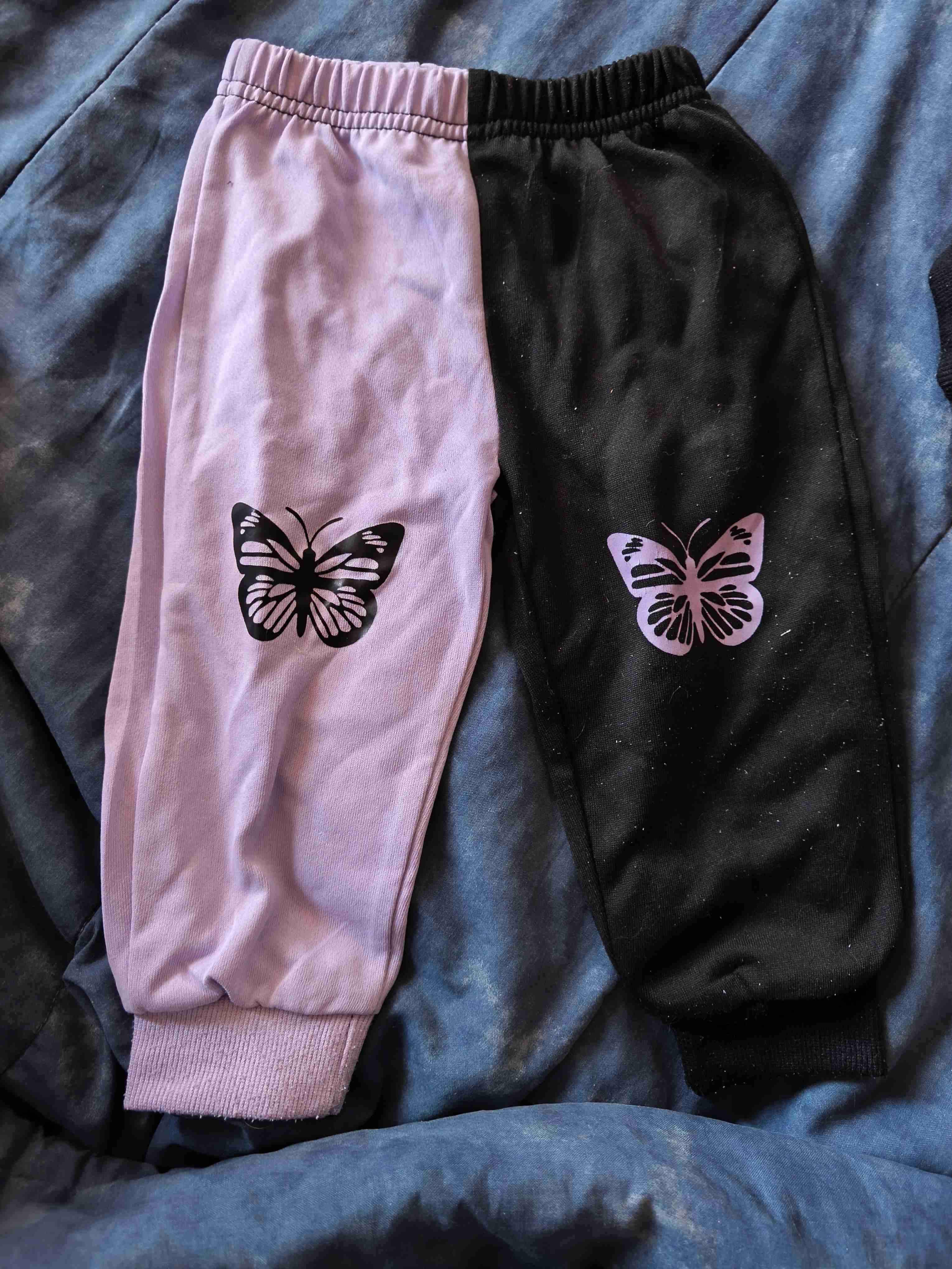 Polerón bicolor con mariposas - miniatura 2