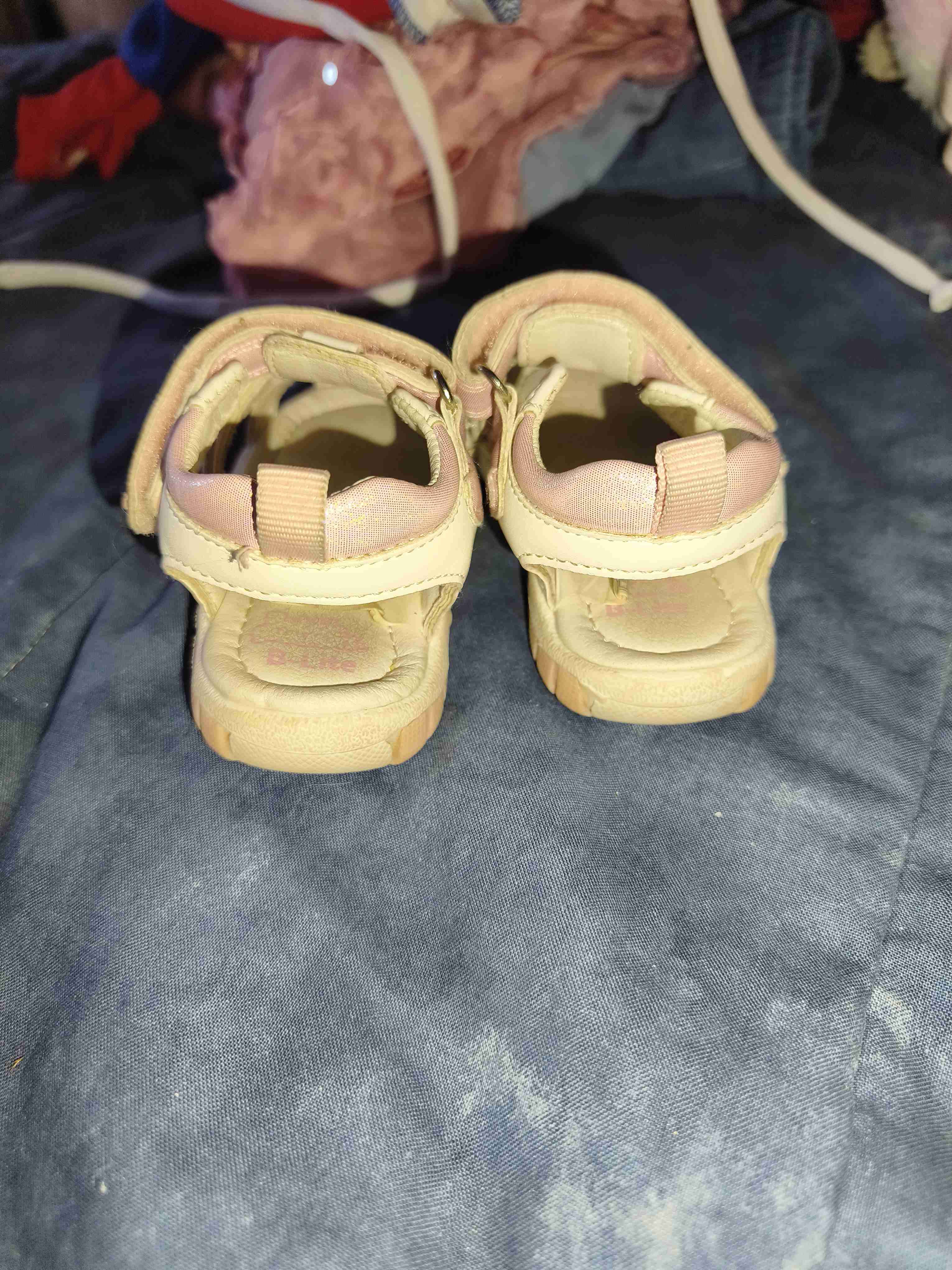 Sandalias infantiles beige