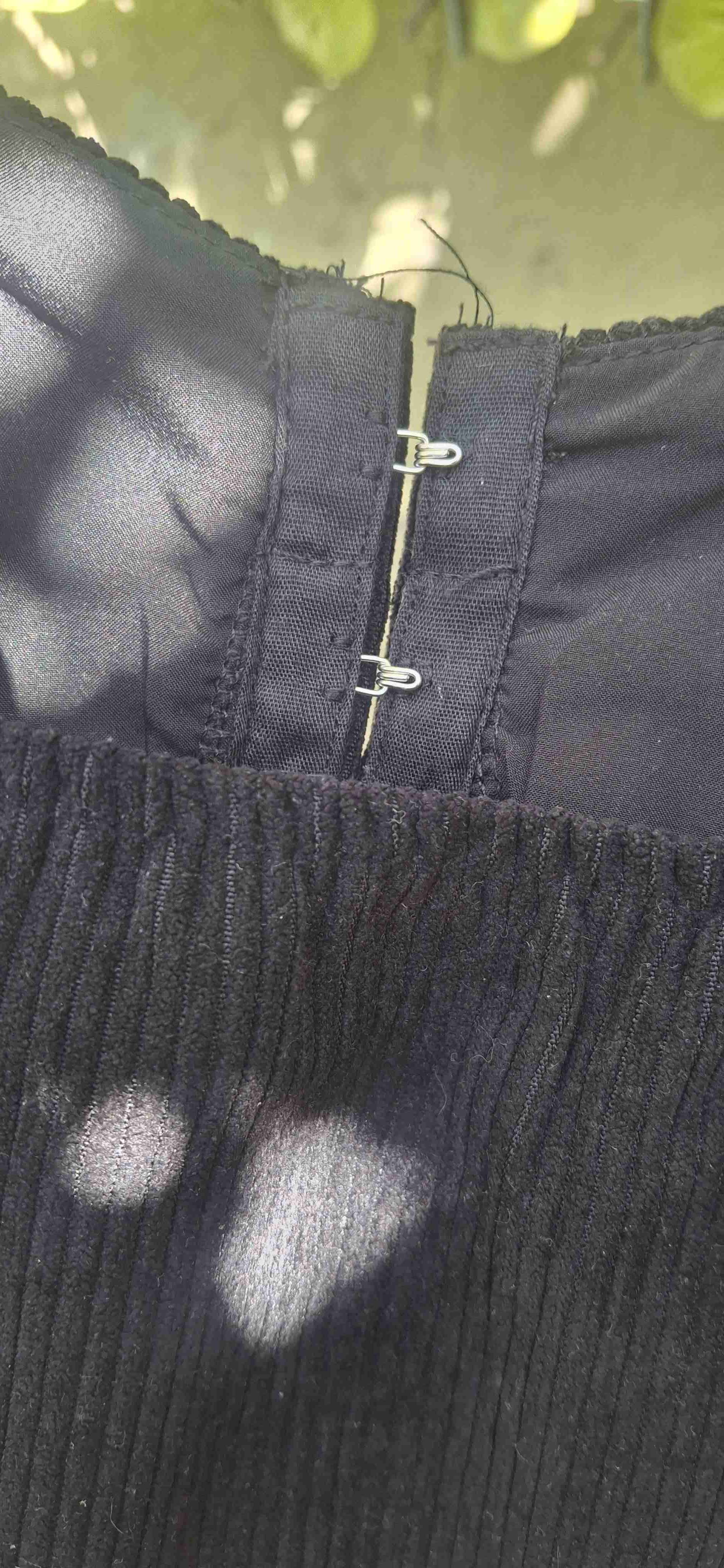 Top negro con tirantes - miniatura 3