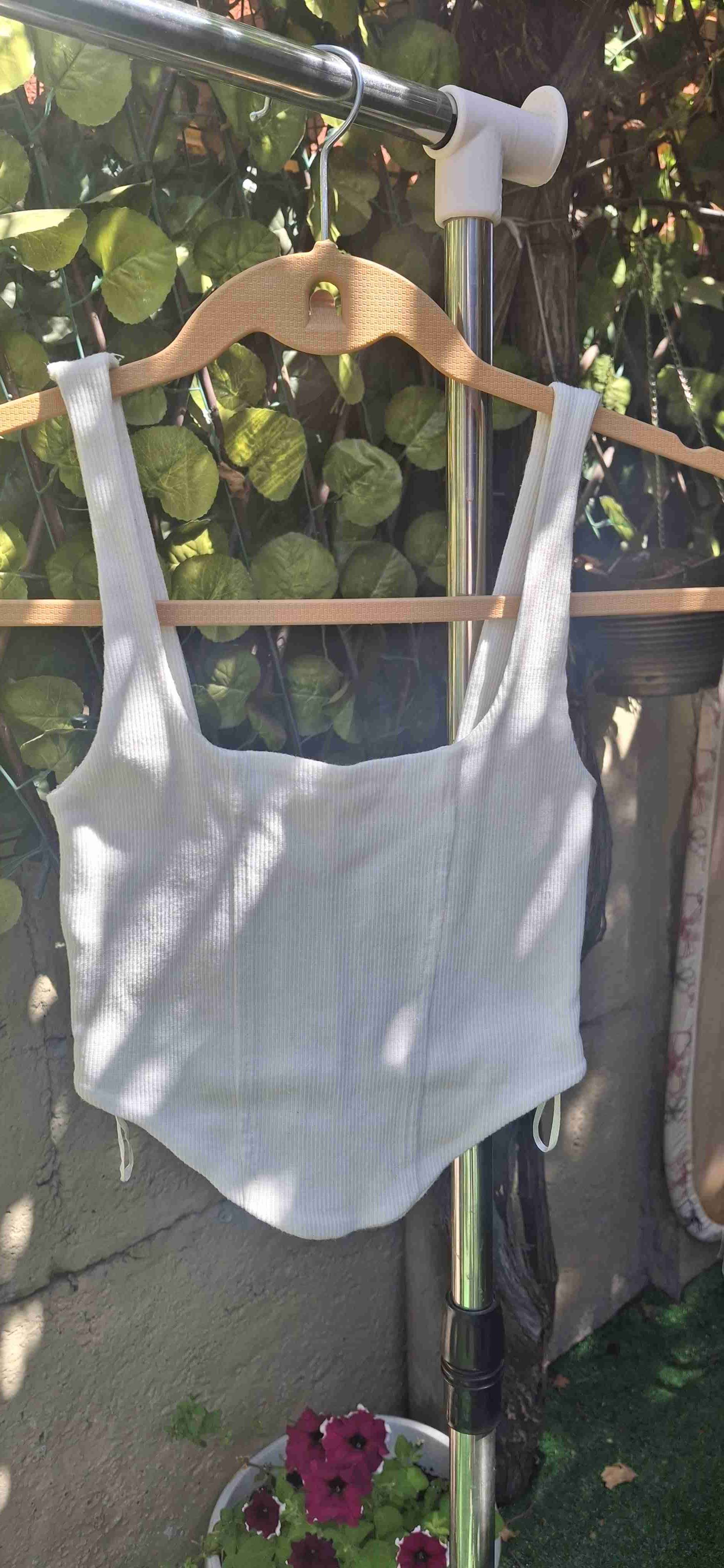 Top crop blanco sin mangas